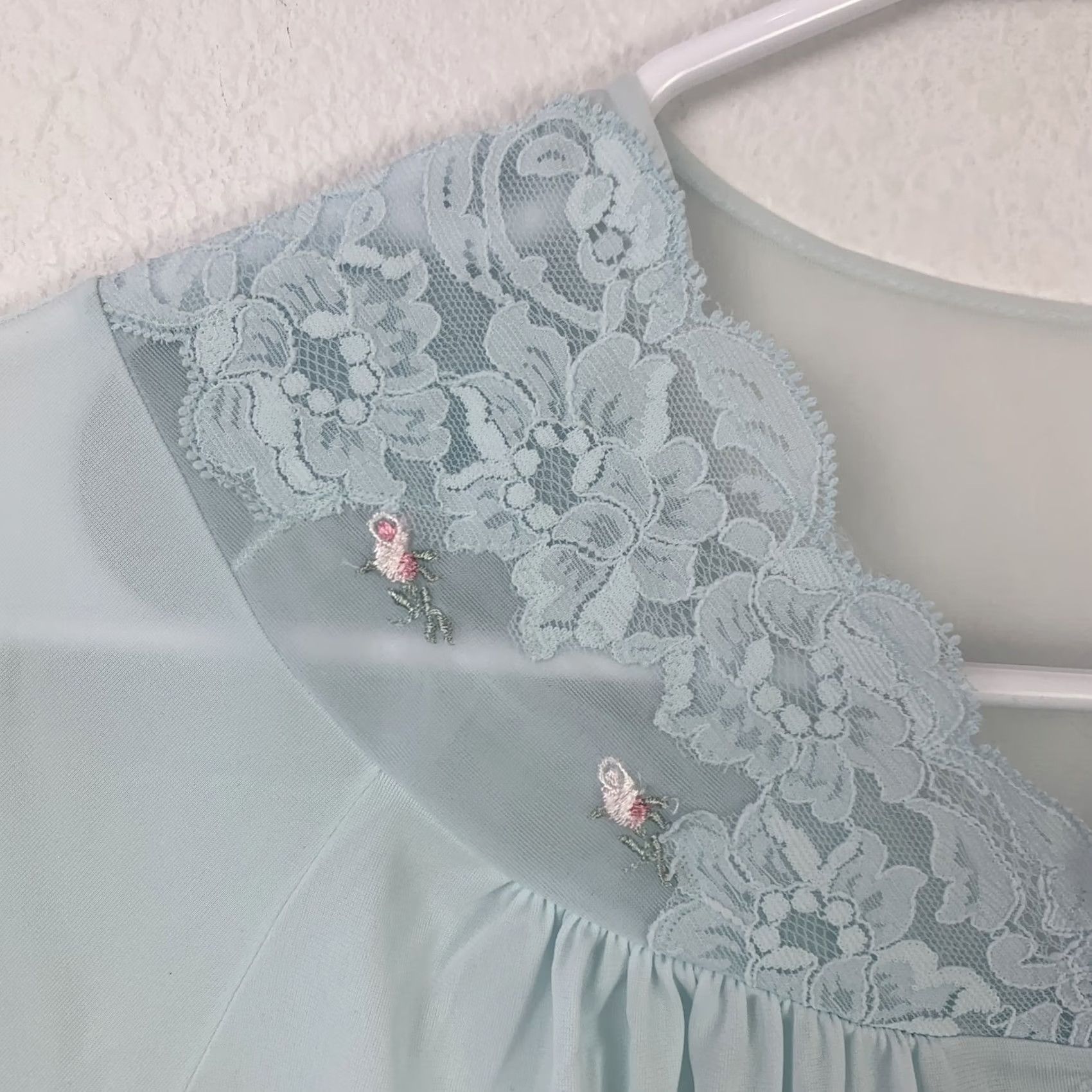 Vintage VINTAGE Shadowline Nightgown Women's S Blue Nylon Lace Button Front Long Sleeve Nightgown Size S / US 4 / IT 40 - 3 Thumbnail