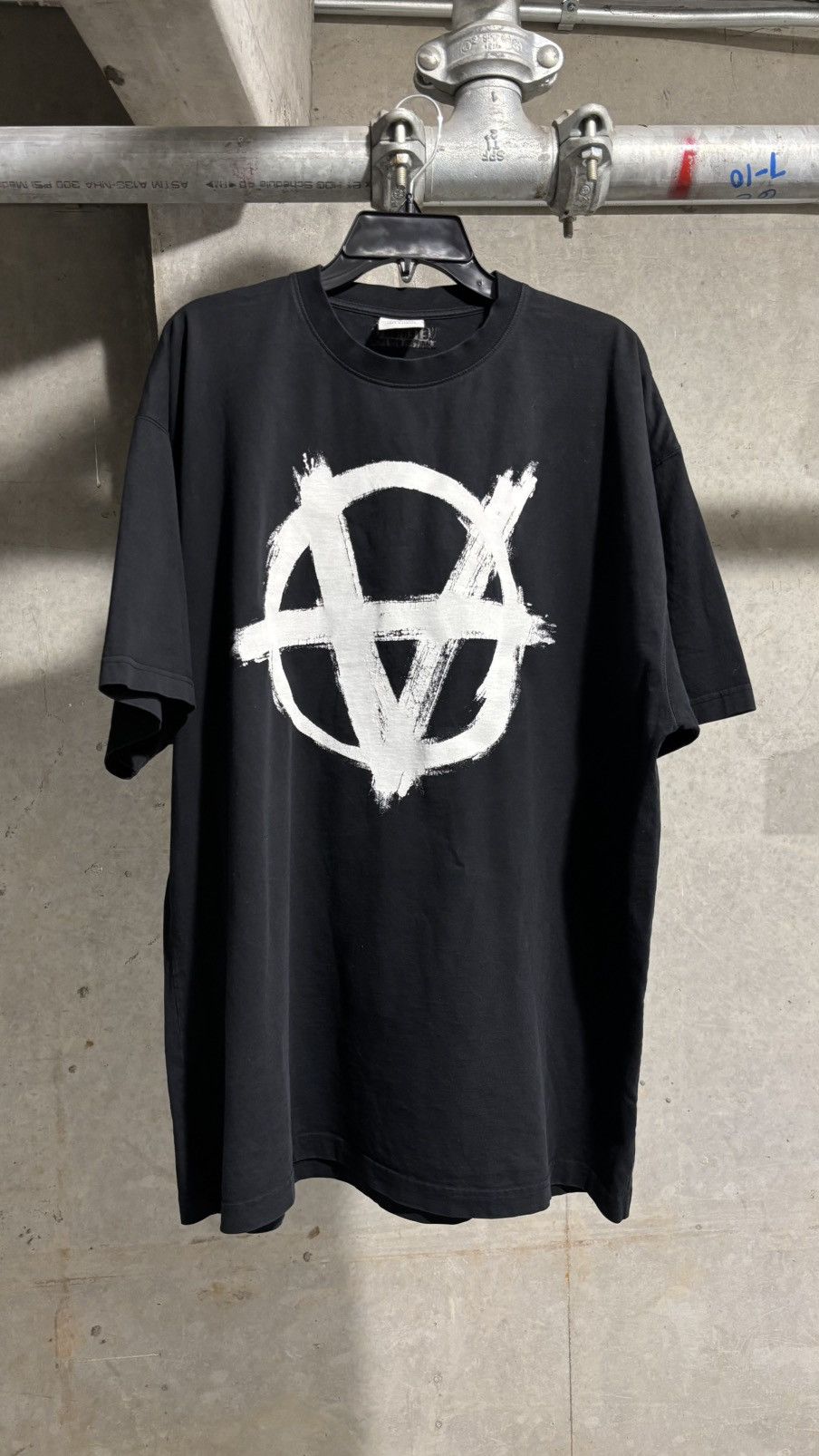 Vetements Vetements Anarchy Tee Size US M / EU 48-50 / 2 - 4 Thumbnail