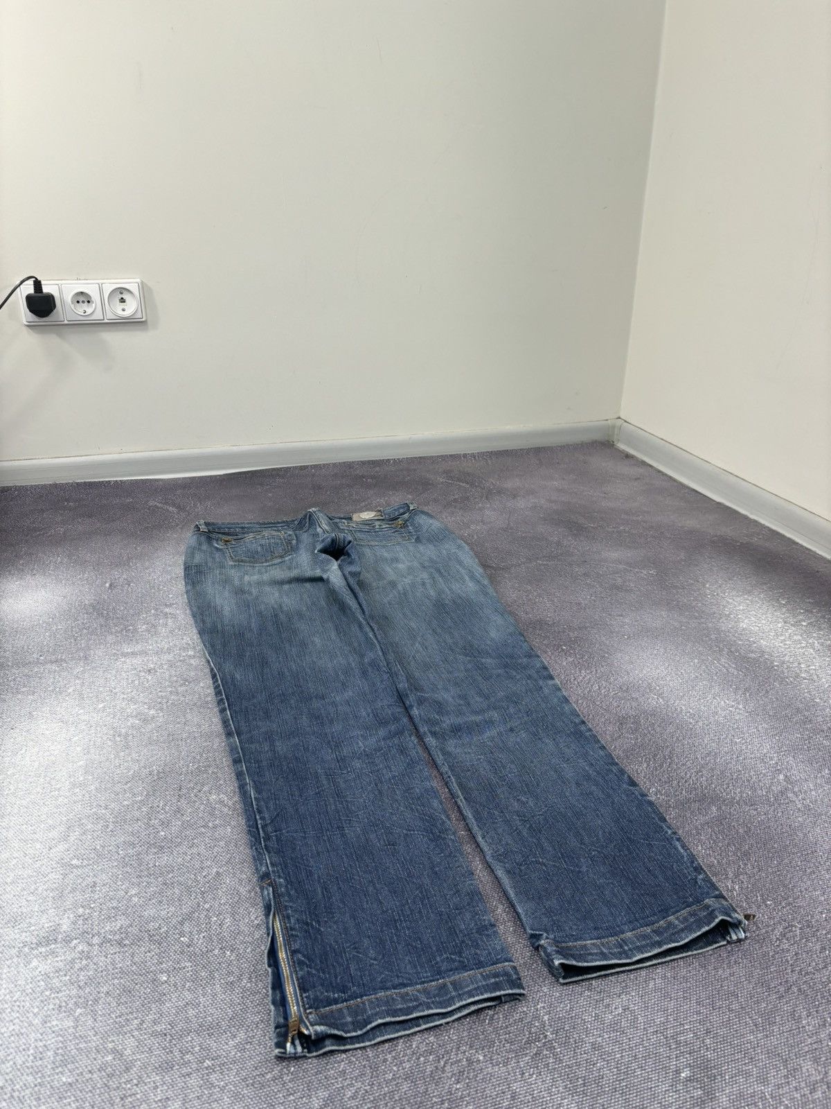 Trussardi Vintage Trussardi Women’s Bottoms Zip Faded Blue Denim Jeans Size 31" - 16 Thumbnail