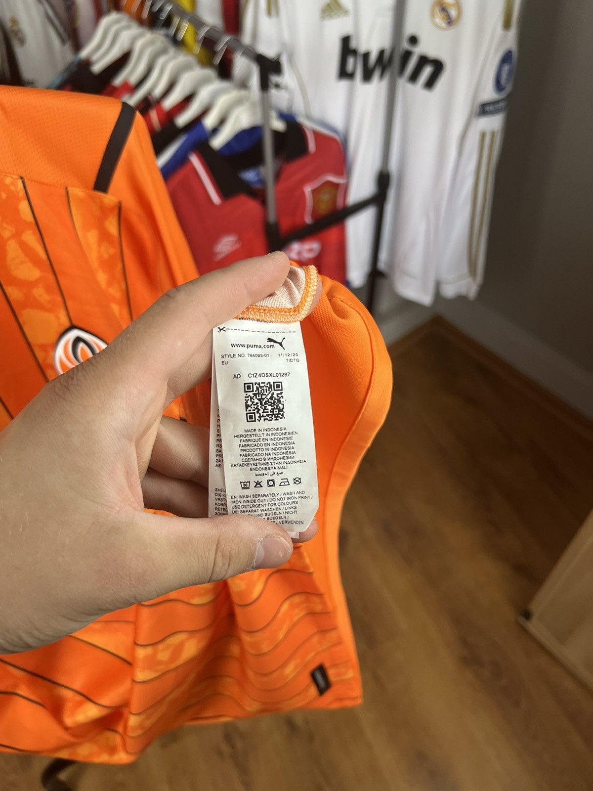 Puma Soccer Jersey Puma Shakhtar Donetsk 2021/22 Marlos #11 Size US M / EU 48-50 / 2 - 9 Thumbnail