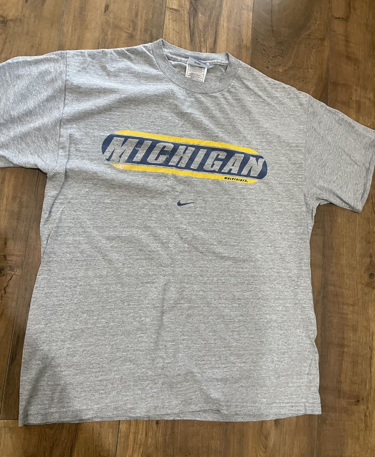 Nike 90s Nike Center Swoosh Tee Size US L / EU 52-54 / 3 - 1 Thumbnail