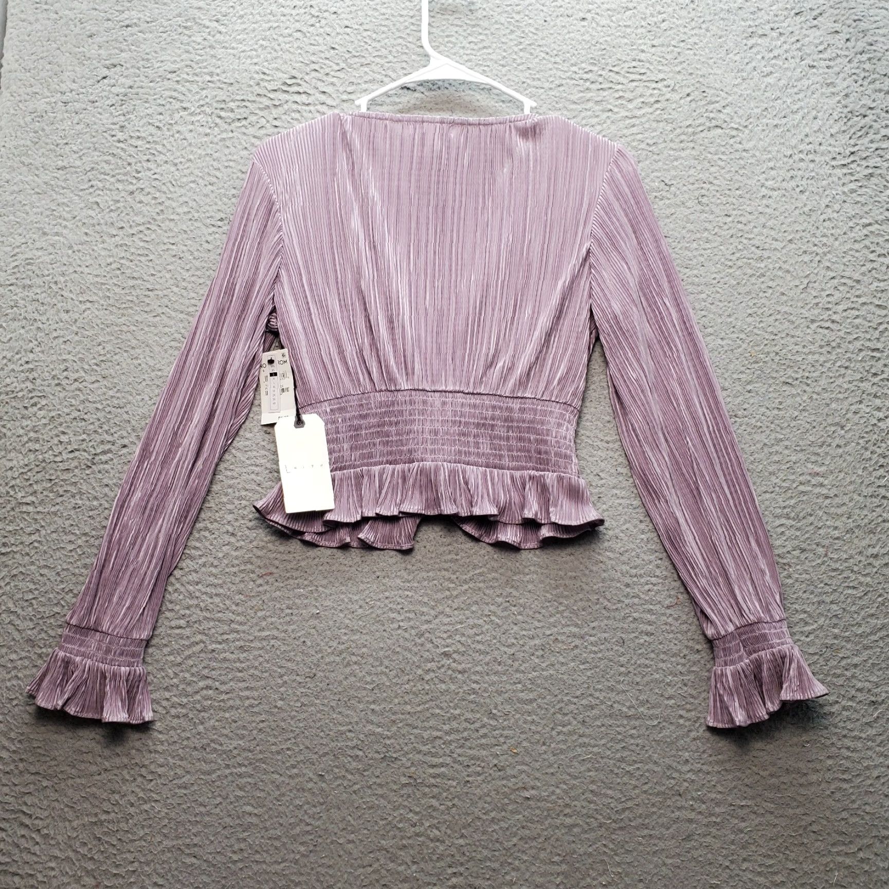 Vintage LEITH Cropped Top Womens S Purple Surplice Neck Bell Sleeve Long Sleeve Ruffle Cuff Hem Vintage No NWT Shirts Womens Size S Size S / US 4 / IT 40 - 2 Thumbnail