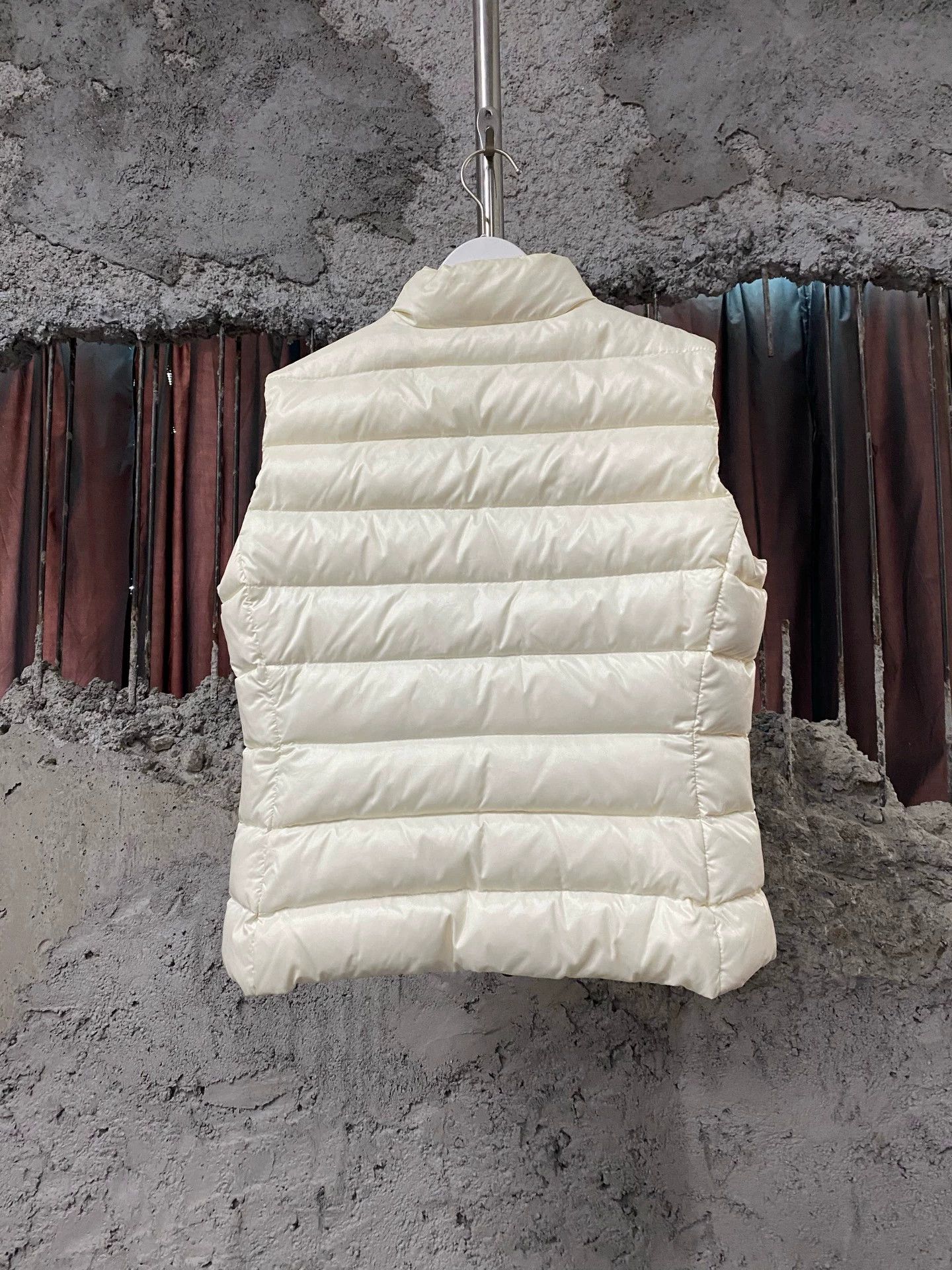 Moncler Moncler Down Vest 2 95 New Size M / US 6-8 / IT 42-44 - 2 Thumbnail