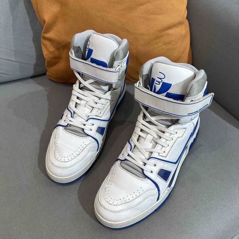 Louis Vuitton Louis Vuitton Trainer Stylish Sneakers in Blue and White 0079 Size US 8.5 / EU 41-42 - 1 Thumbnail