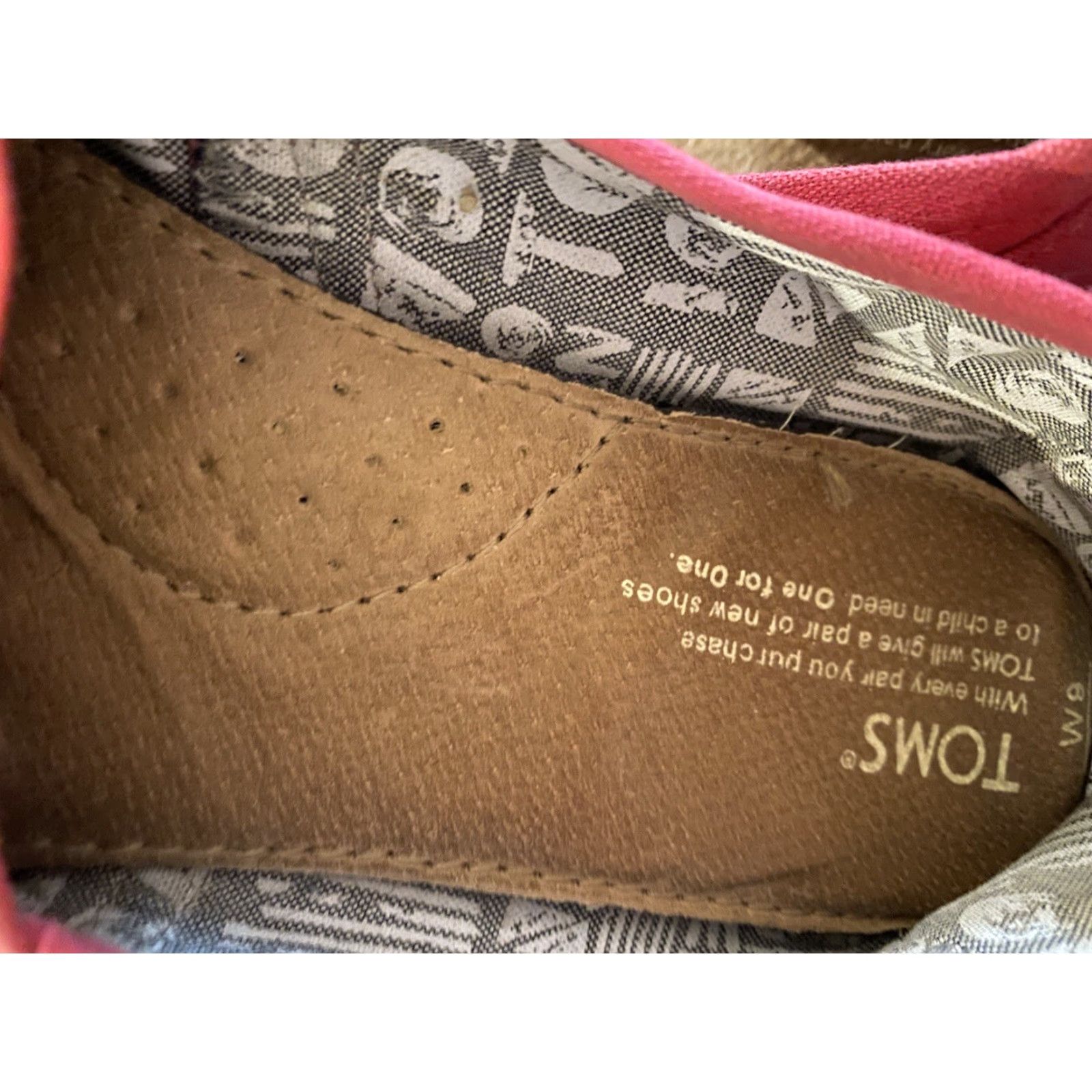 Toms 9 Womens Toms Classic Flat Pink Canvas Slip On Size US 9 / IT 39 - 6 Thumbnail
