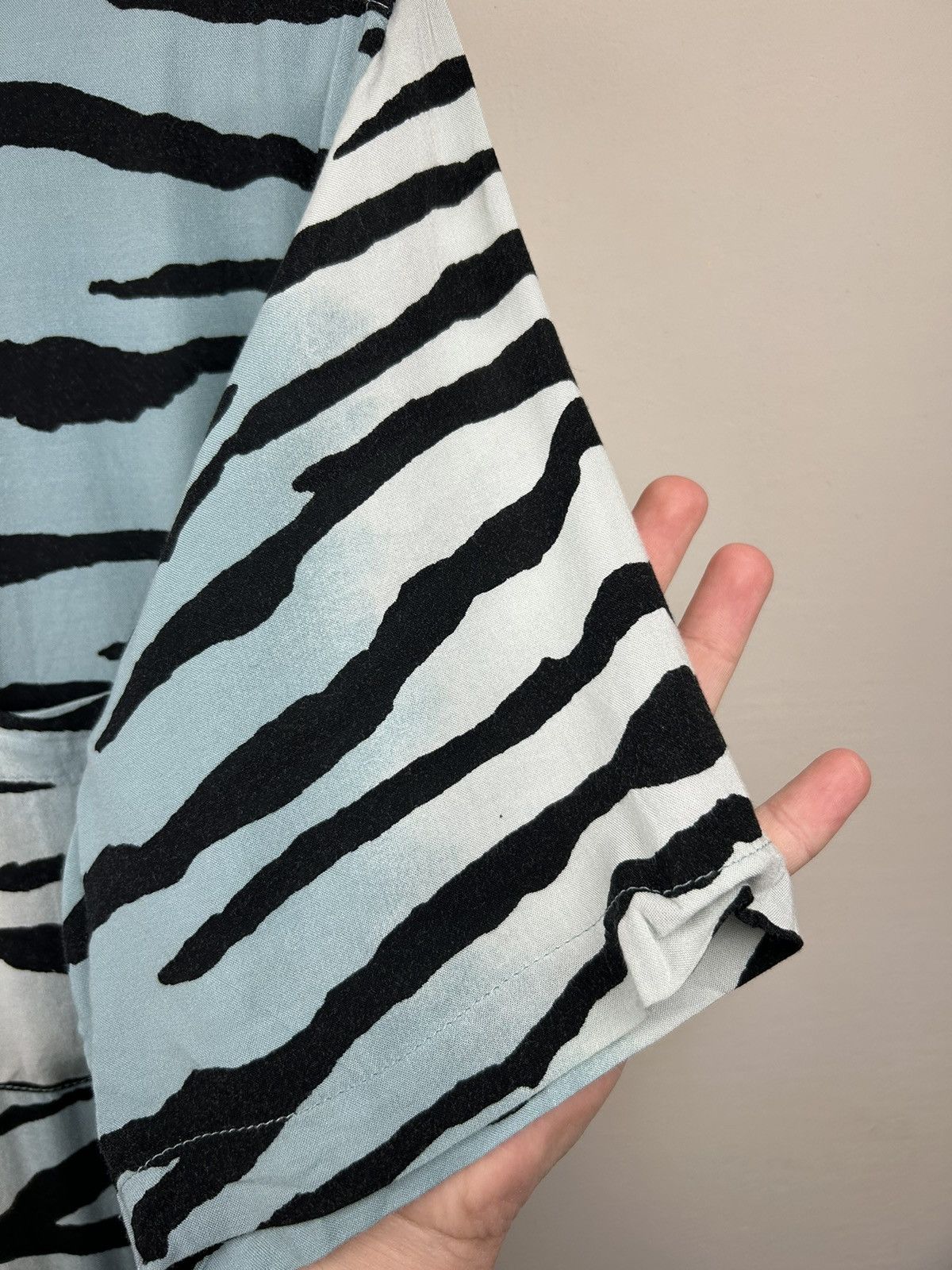 Supreme Supreme Tiger Stripe Rayon Shirt Size US M / EU 48-50 / 2 - 8 Thumbnail