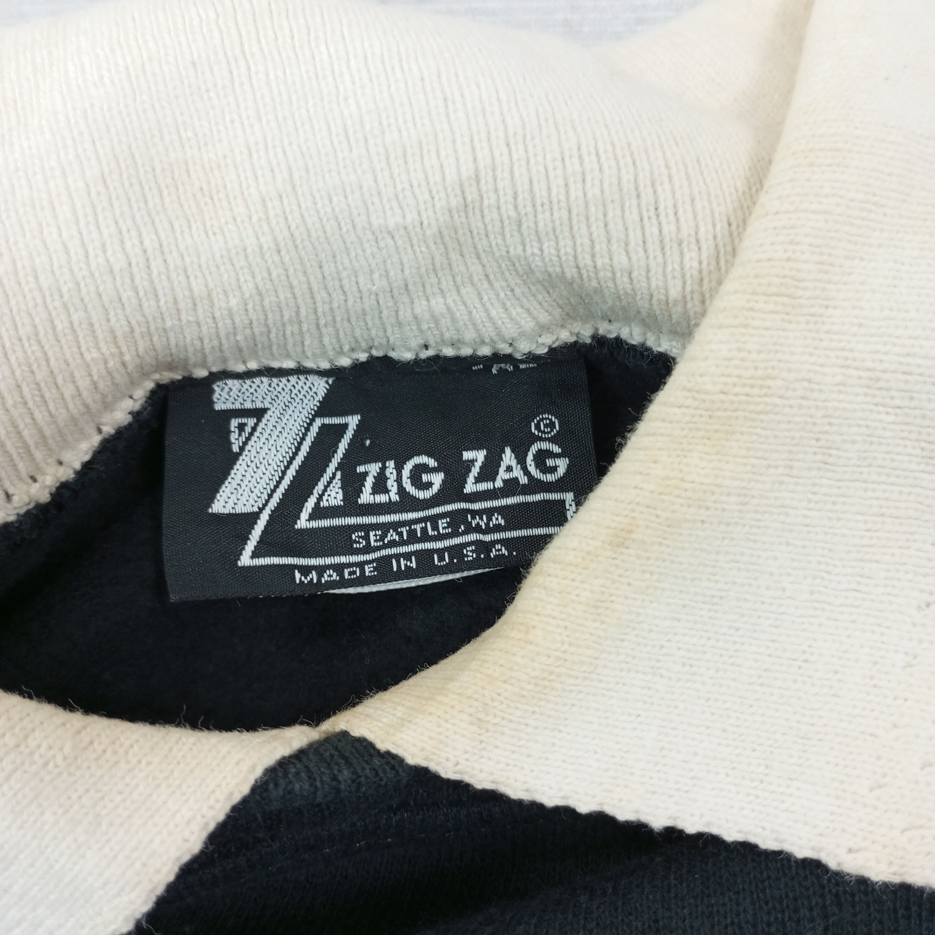 Vintage Vintage Zig Zag Flowers Collar Sweatshirt Size US L / EU 52-54 / 3 - 6 Thumbnail