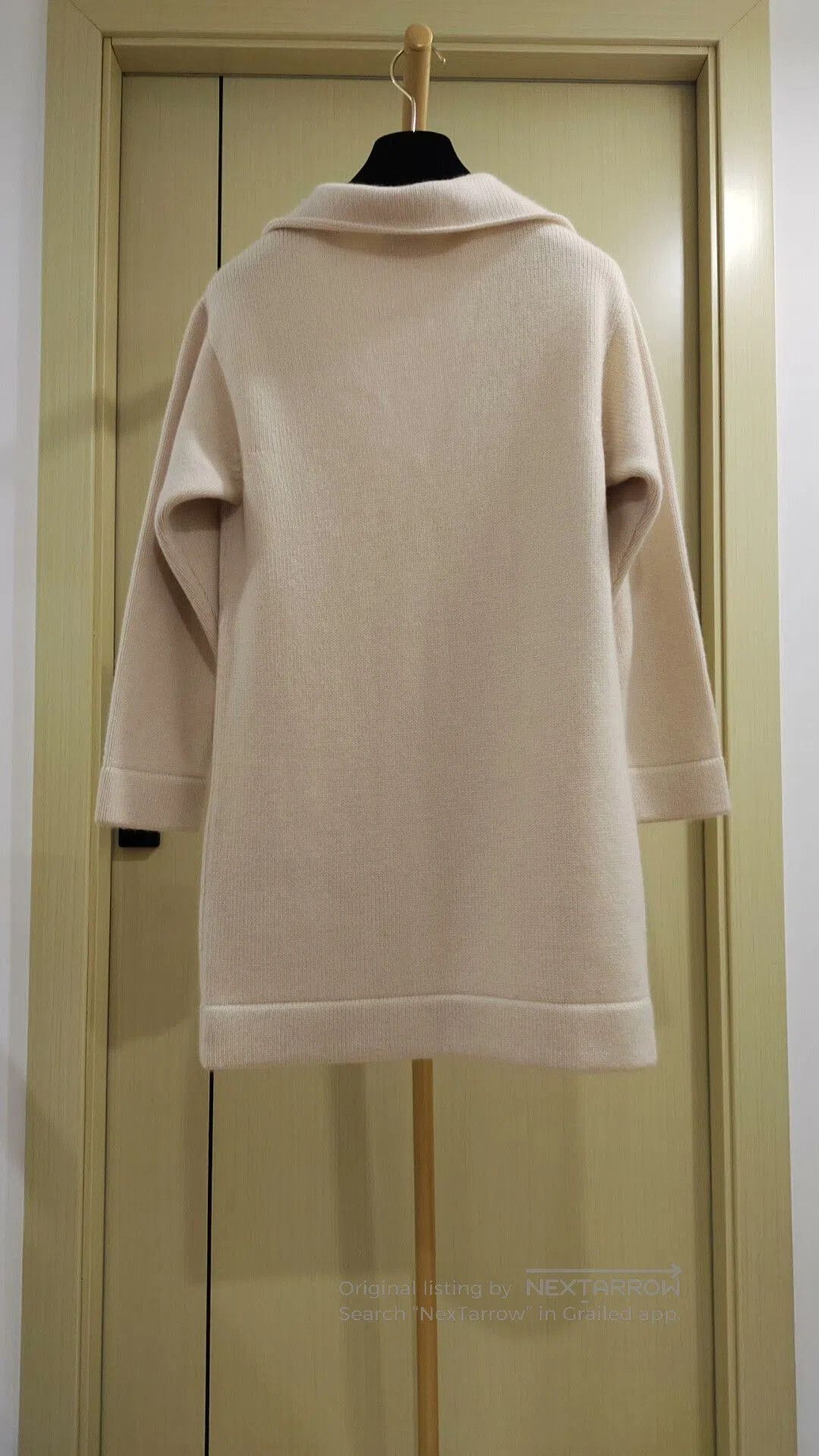 Chanel Chanel Beige Cashmere Knit Top. Size M / US 6-8 / IT 42-44 - 2 Thumbnail