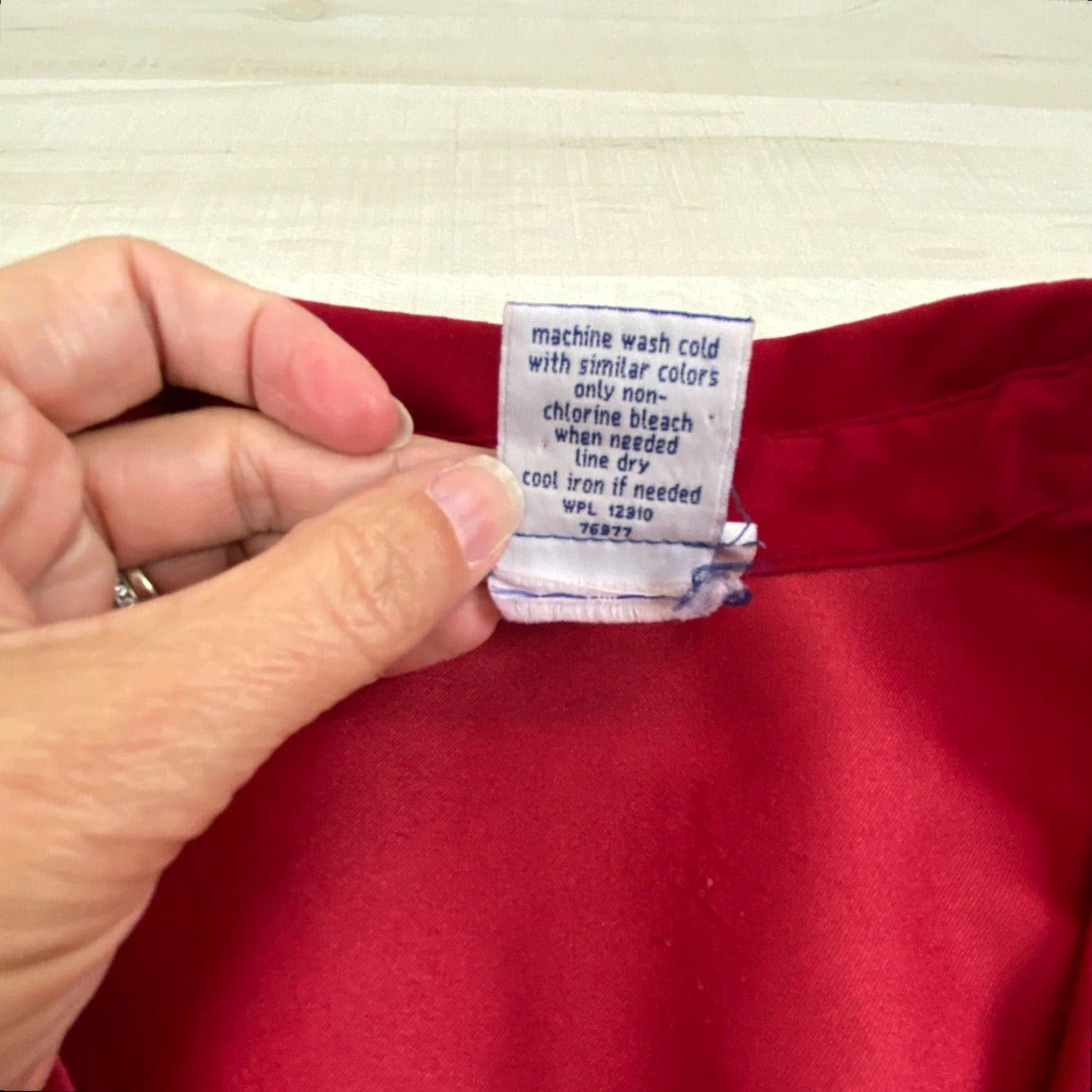 Velvet Venezia Jeans Womens Red Velour Button Up Shirt 26 Plus Long Sleeve Loose Fit Polyester Size 4XL / US 24-26 - 4 Thumbnail
