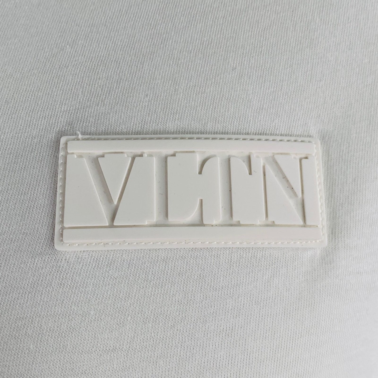 Valentino VALENTINO Size XL White Cotton Crew Neck T-shirt Size US XL / EU 56 / 4 - 2 Thumbnail