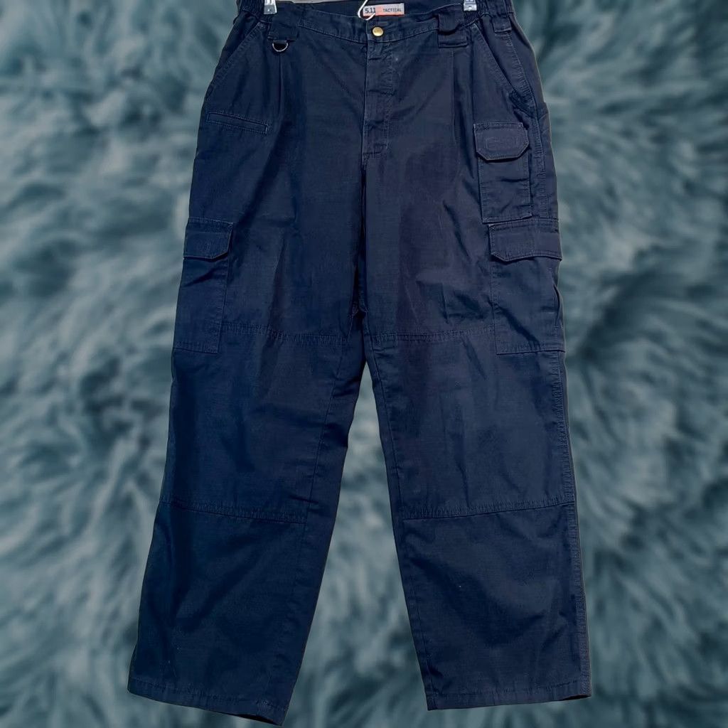 Vintage 5.11 Tactical Pants Cargo Pocket Men's Size 34-35 Black Elastic Waist Pockets Cargo Pants Regular Fit Mens Size US 40 / EU 56 - 1 Thumbnail