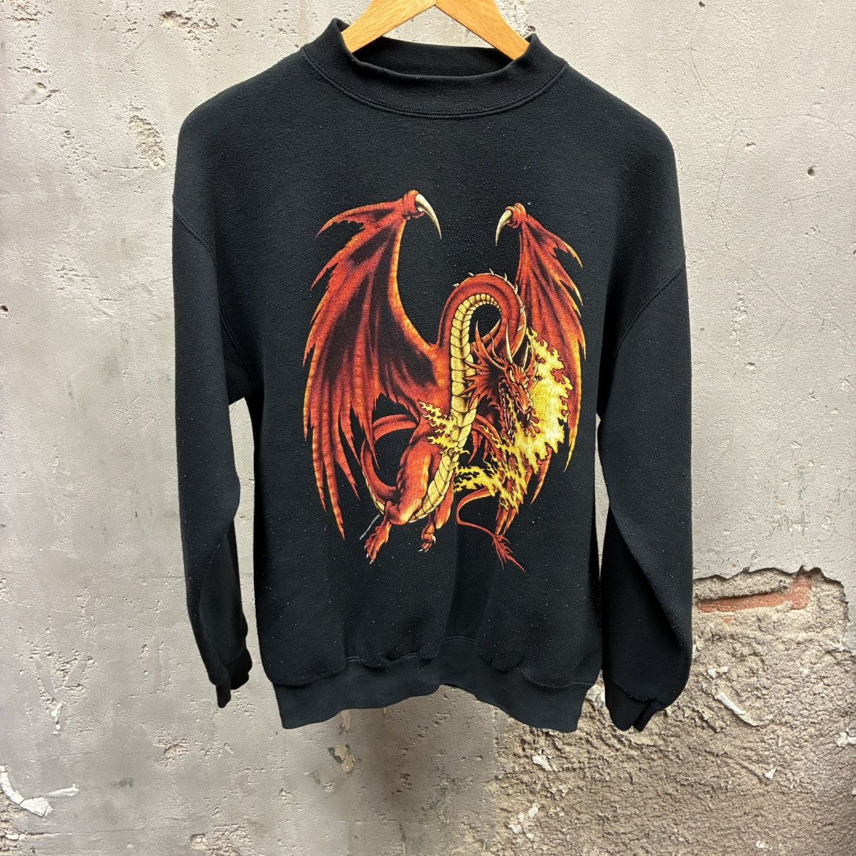 Tultex Tultex Vintage 90s Black Dragon Print Crewneck Med Size US M / EU 48-50 / 2 - 1 Thumbnail