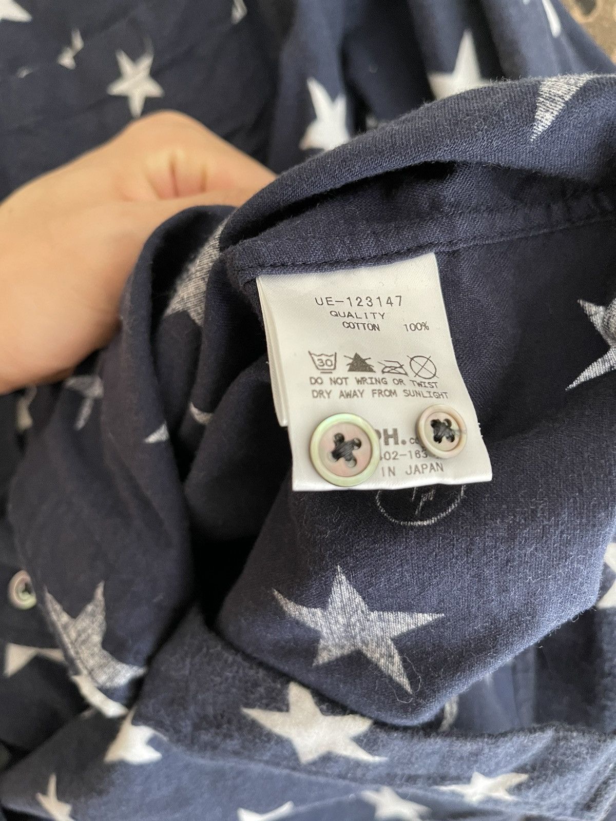 uniform experiment UE Star Print Shirt Size US M / EU 48-50 / 2 - 4 Thumbnail