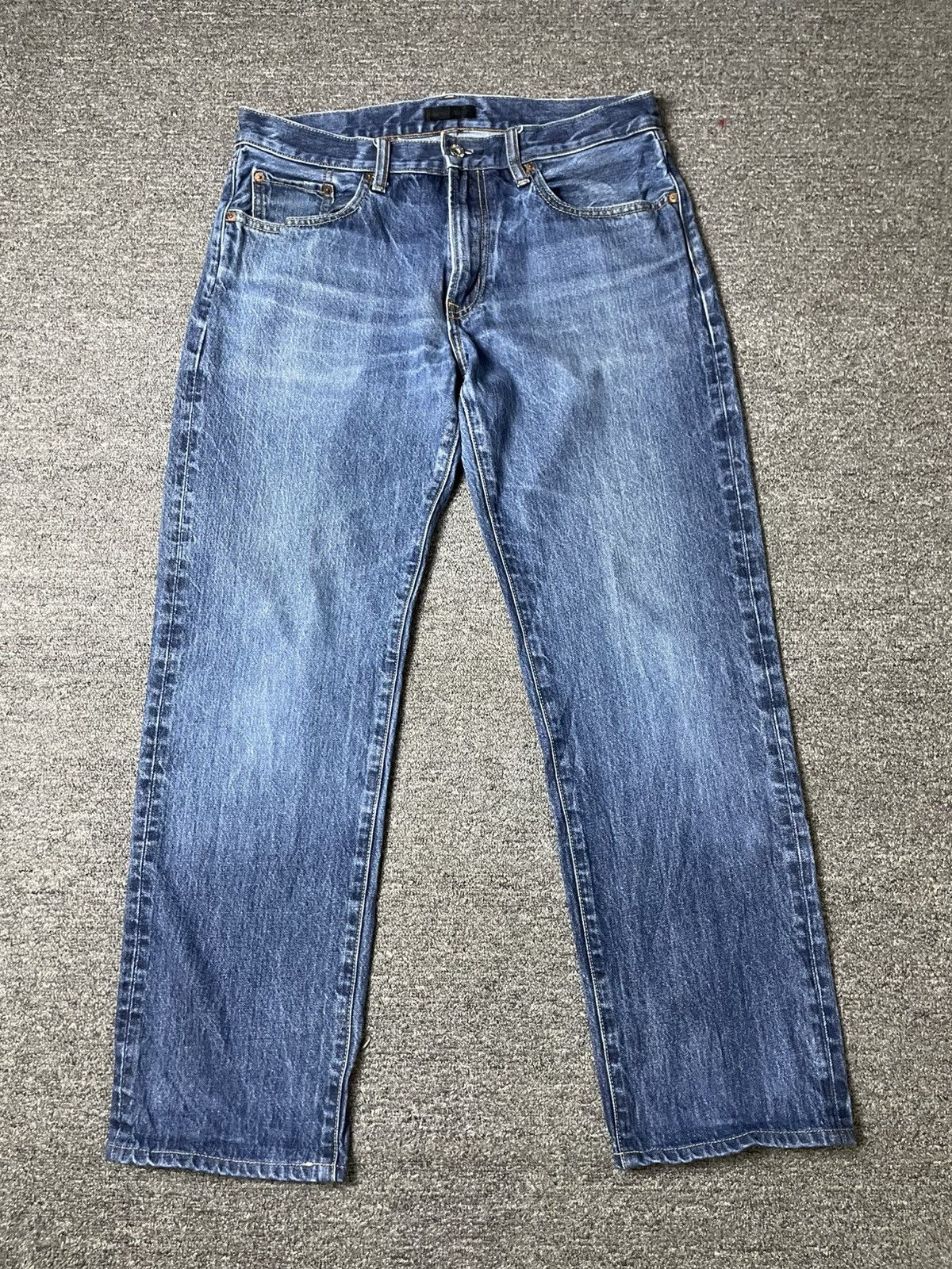 Japanese Brand × Uniqlo × Vintage UNIQLO Brand Regular Straight Cut Jeans (117) Size US 34 / EU 50 - 1 Thumbnail
