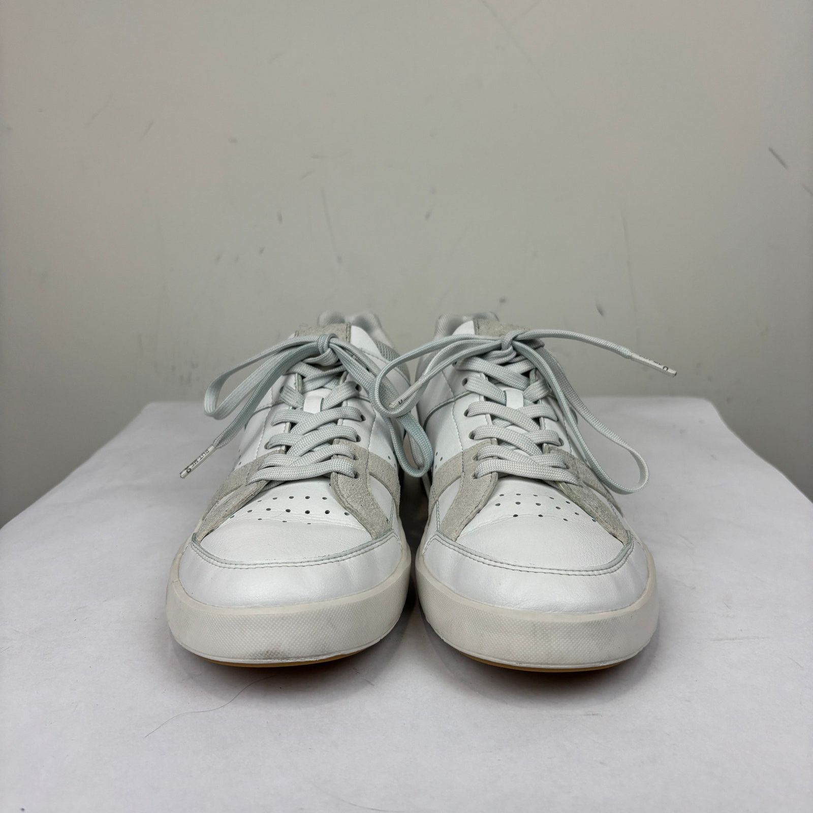 On On Running Cloud The Roger Clubhouse Tennis Sneakers Men's 7 Size US 7 / EU 40 - 2 Thumbnail