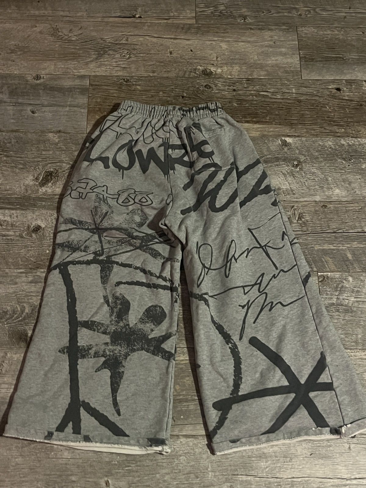 Other Plastik Flowers Graffiti Sweats Size US 27 - 2 Thumbnail