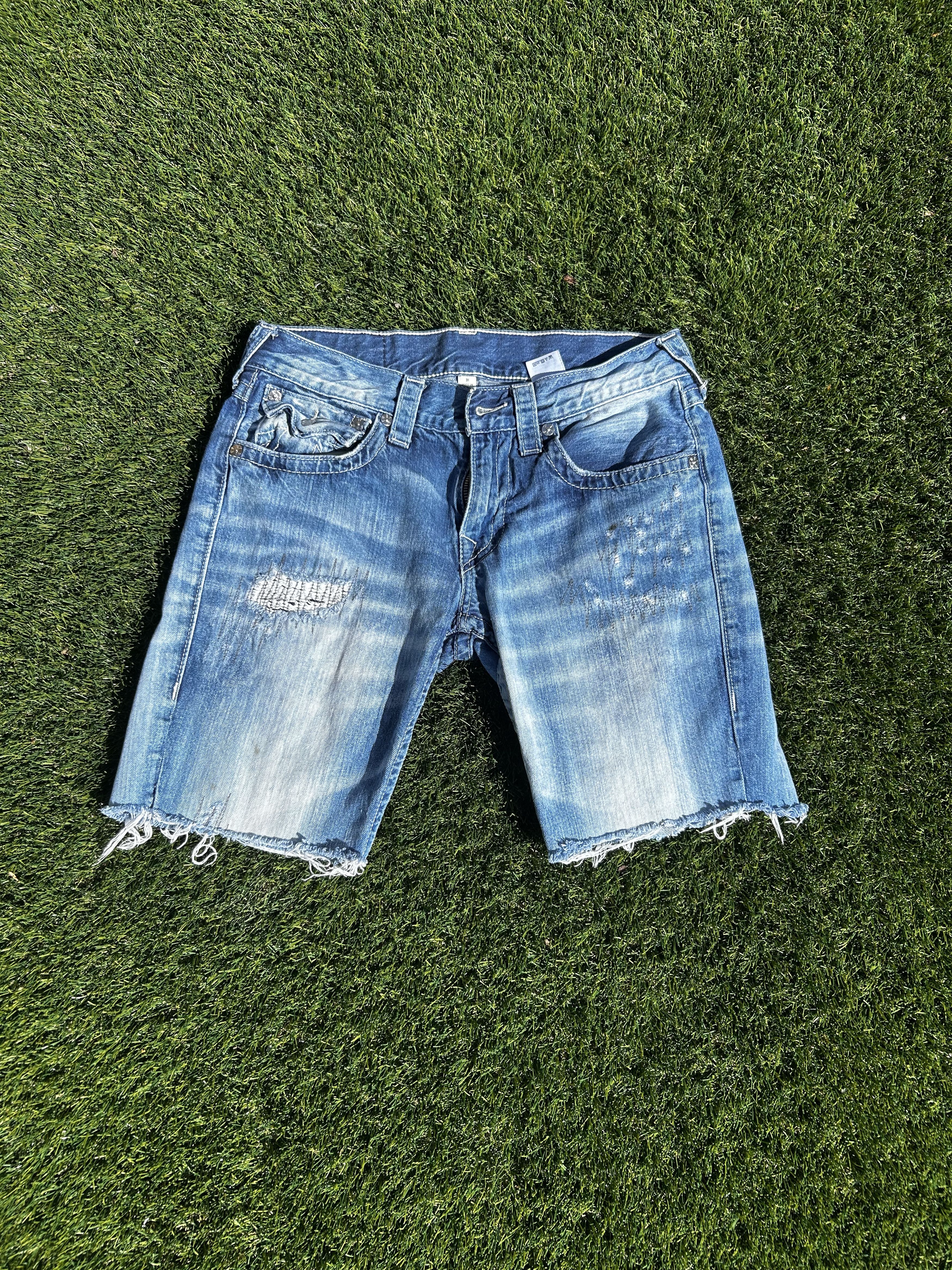 True Religion True Religion Distressed Denim Cut-Off Shorts Size US 31 - 1 Thumbnail