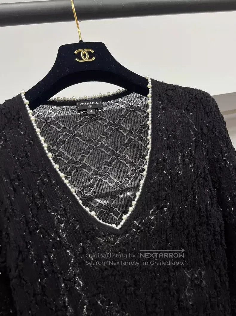 Chanel Chanel Black Pearl V-neck Knitwear Size XS / US 0-2 / IT 36-38 - 2 Thumbnail