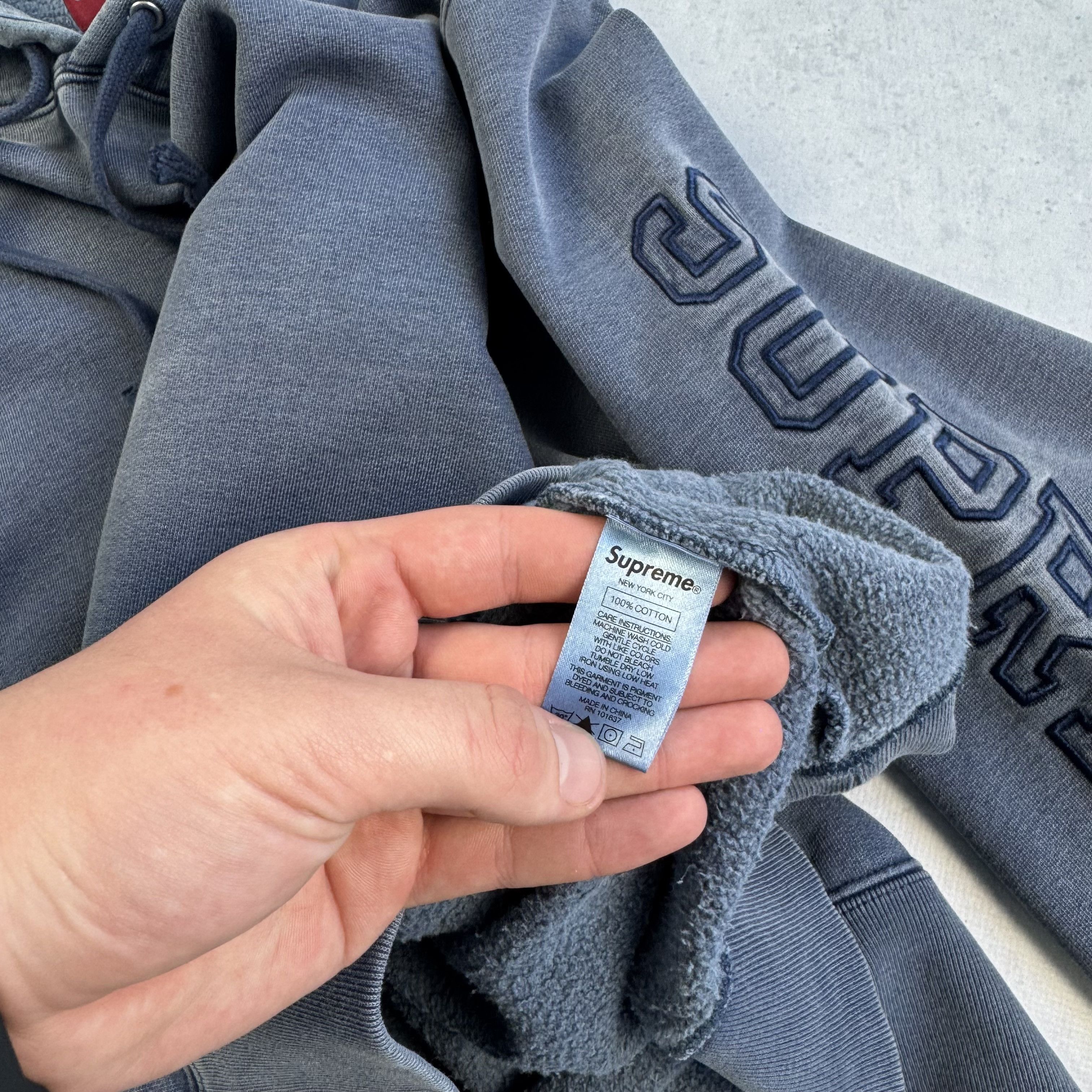 Supreme SS19 SUPREME OVERDYED SLEEVE LOGO HOODED SWEATSHIRT NAVY Size US M / EU 48-50 / 2 - 7 Thumbnail