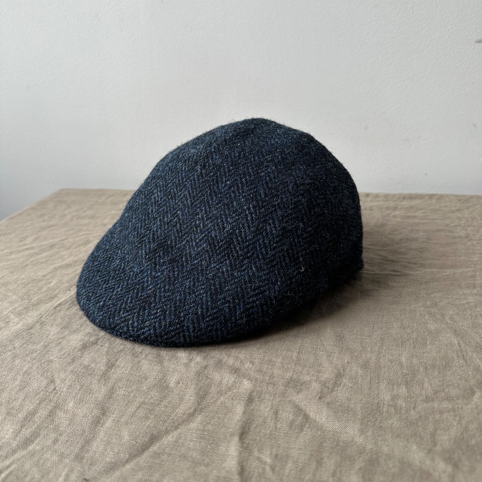 Harris Tweed Wellington Harris Tweed UK Herringbone Wool Flat Hat 9656AC Size ONE SIZE - 5 Thumbnail