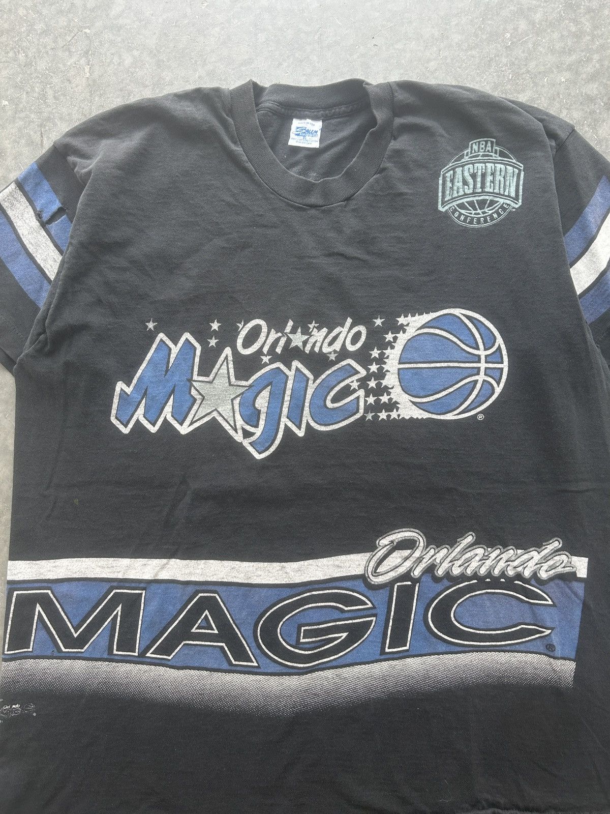 NBA × Salem Sportswear × Vintage Vintage 90s Orlando Magic AOP Graphic Tee Size US XL / EU 56 / 4 - 2 Thumbnail