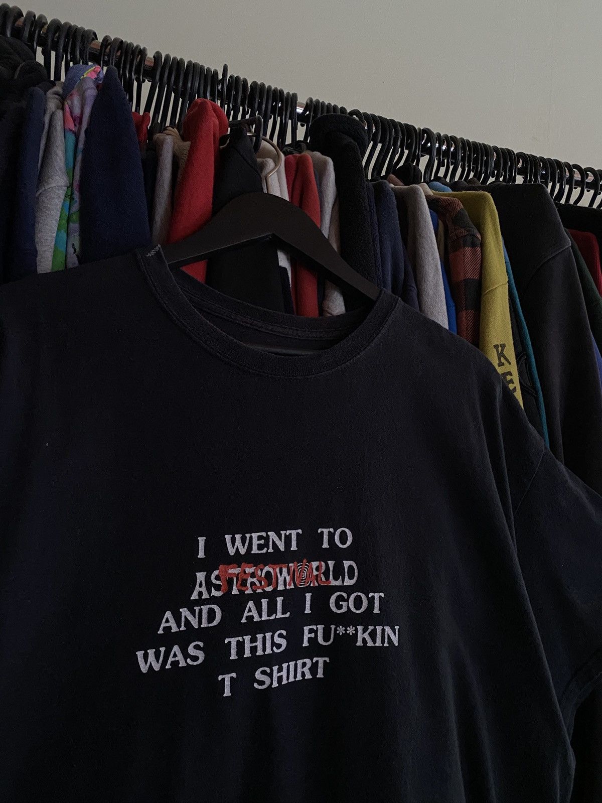 Travis Scott VINTAGE ASTROWORLD TRAVIS SCOTT RARE T-Shirt Size US XL / EU 56 / 4 - 2 Thumbnail