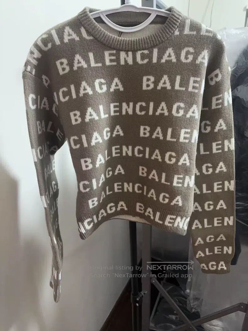 Balenciaga Balenciaga Color Block Letter Logo Round Neck Long Sleeve Size XS / US 0-2 / IT 36-38 - 1 Thumbnail