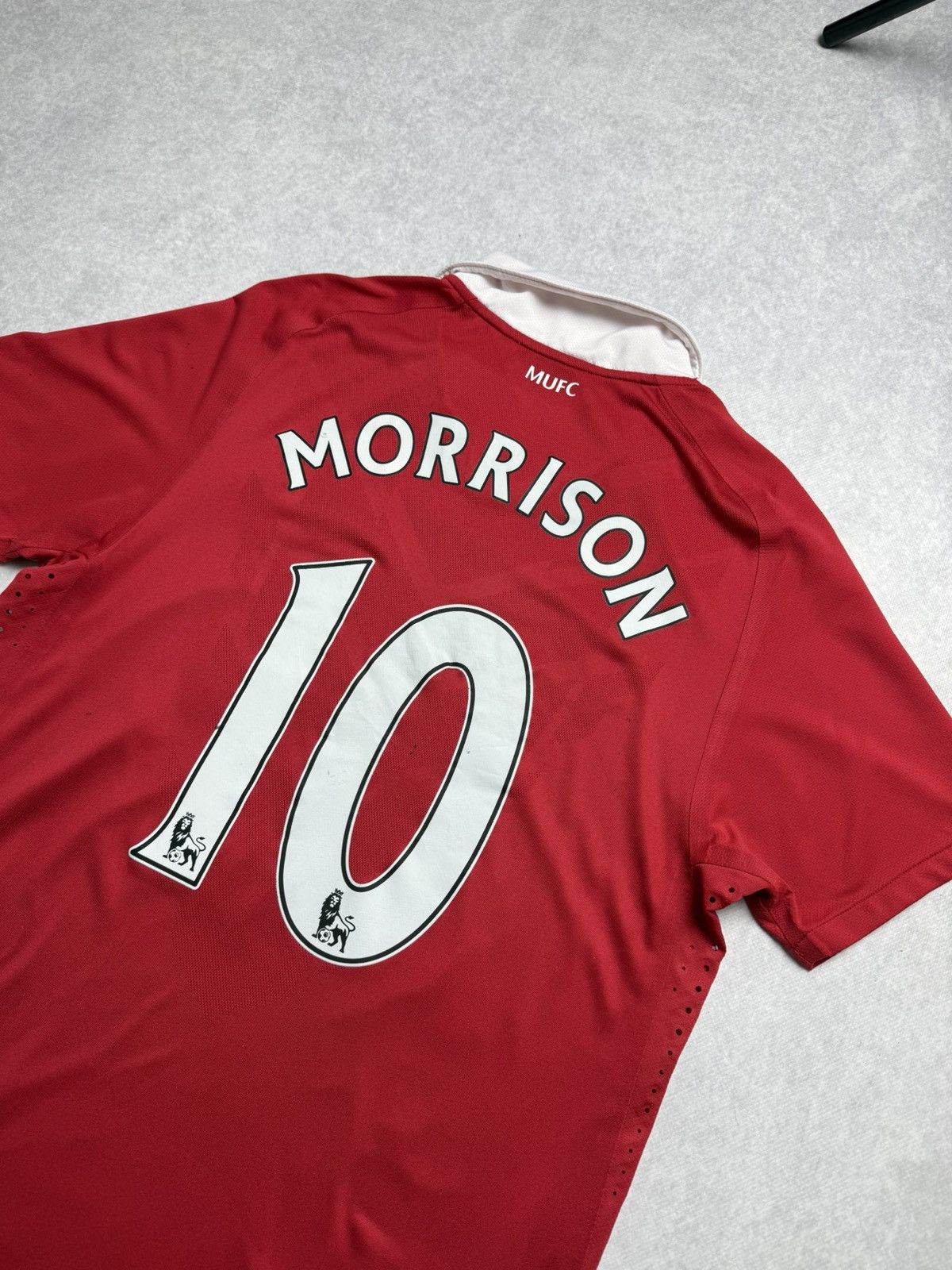 Nike 2010-11 Manchester United Nike Aon Football Shirt Morrison M Size US M / EU 48-50 / 2 - 10 Thumbnail