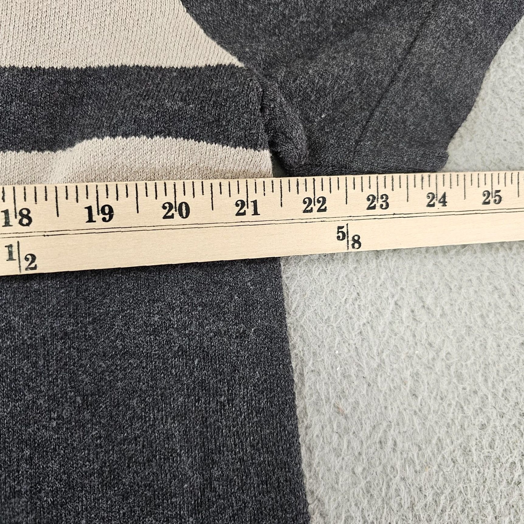 Abercrombie & Fitch Abercrombie & Fitch Polo Shirt Mens Medium Charcoal Gray Oversized Striped Knit Shirt Size US M / EU 48-50 / 2 - 5 Thumbnail