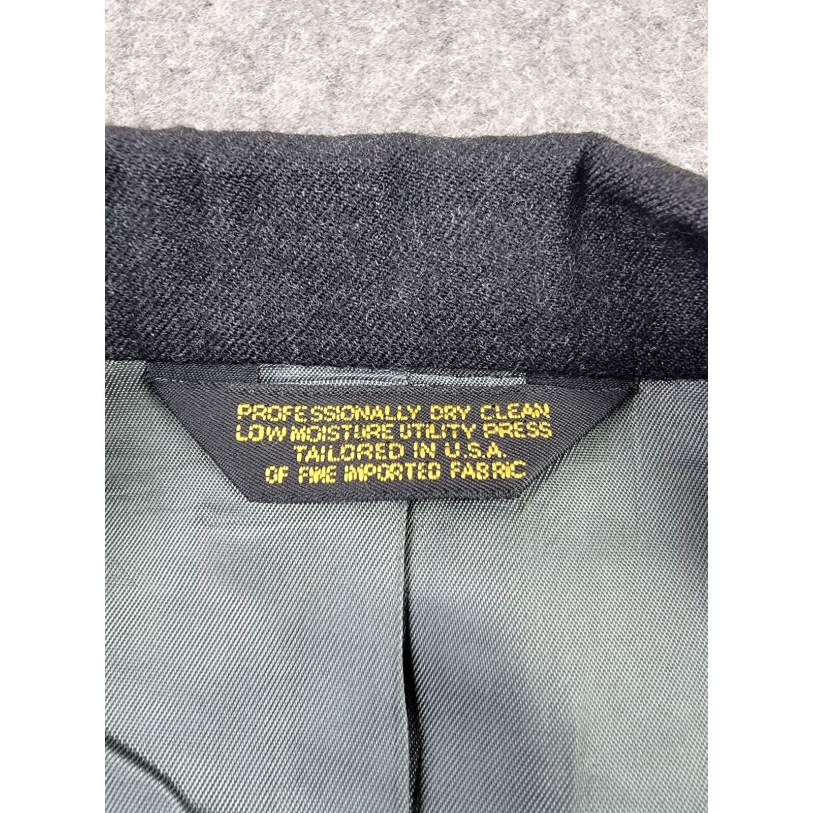 Vintage Nino Cerruti Rue Royale Suit Jacket Mens 42 R Gray Wool Single-Breasted 2-Button Notch Lapel Regular, Vintage: No, Dry Clean Only Size 42R - 3 Thumbnail