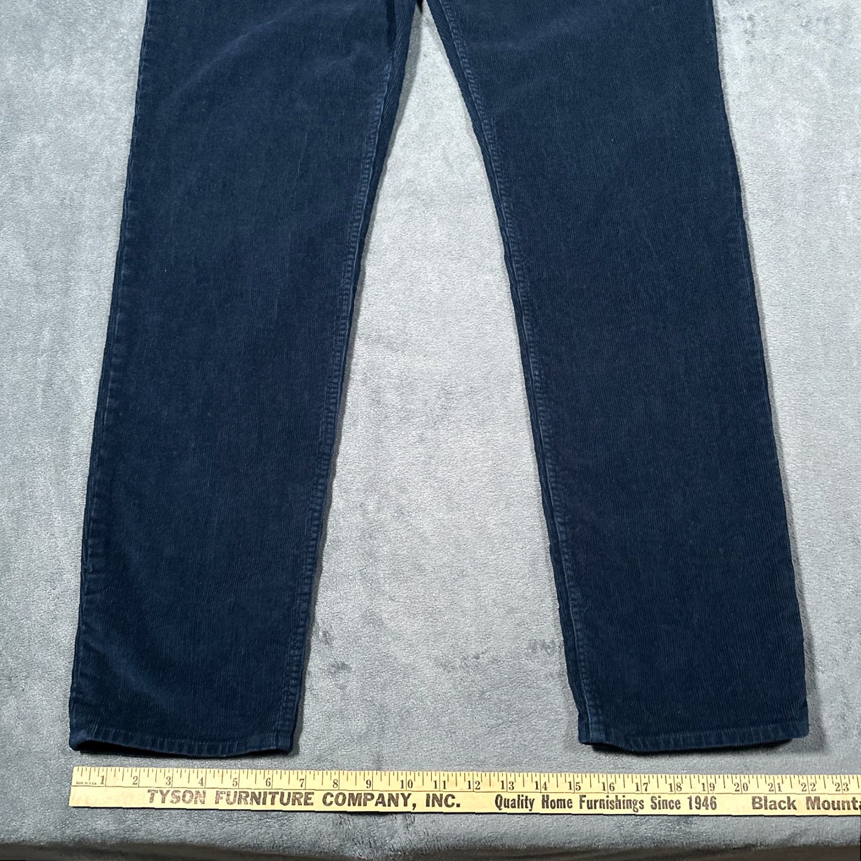 Vineyard Vines Vineyard Vines Corduroy Pants Mens 35x32 Navy Blue Pinwale Stretch Straight Leg Size US 35 - 3 Thumbnail