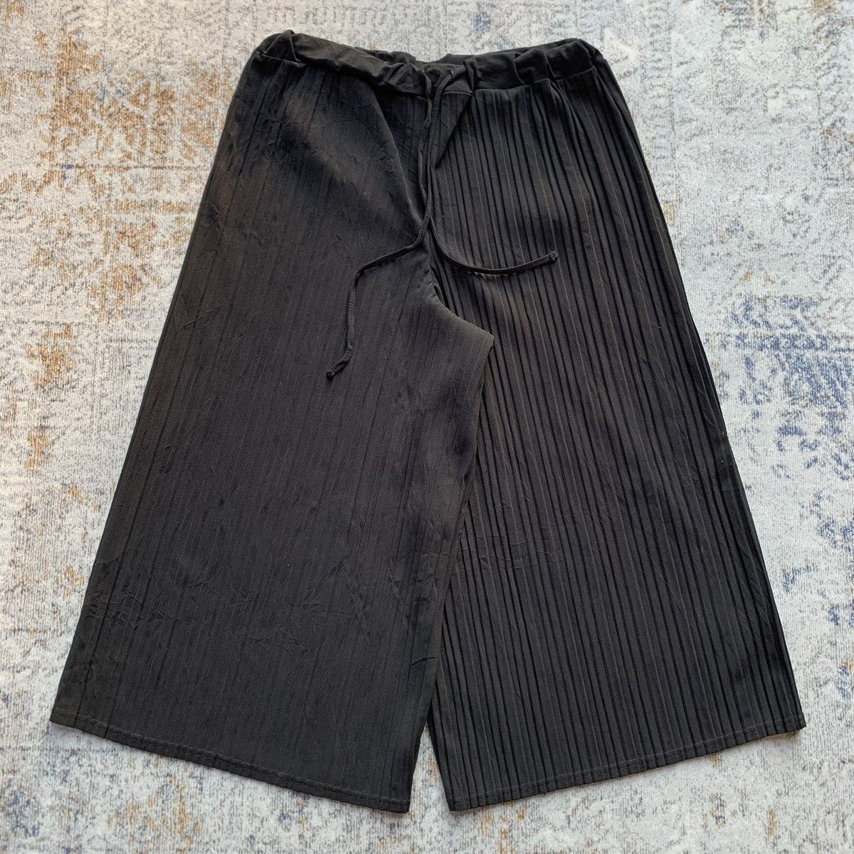 Japanese Brand Rare Japanese Brand Issey Style Pleats Pants Size US 34 / EU 50 - 1 Thumbnail