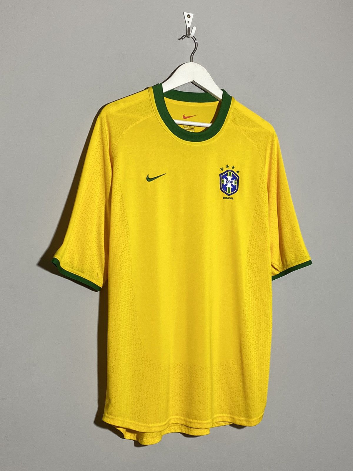 Nike × Vintage Vintage Nike Brazil National Team 2000 Home Football Shirt Size US L / EU 52-54 / 3 - 3 Thumbnail