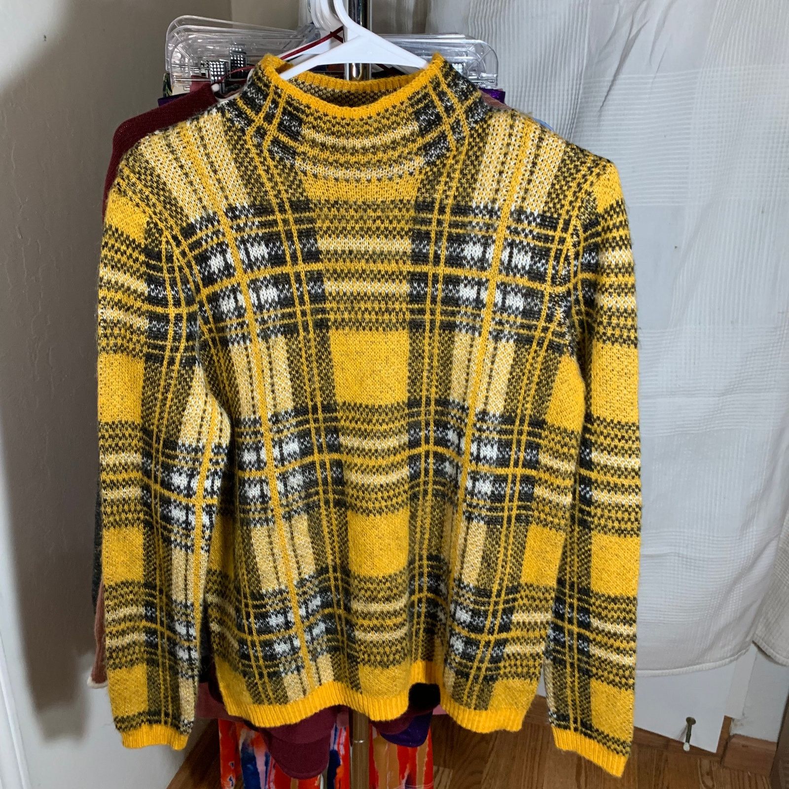 Apt. 9 Apt. 9 Yellow Plaid Sweater Size S Size S / US 4 / IT 40 - 1 Thumbnail
