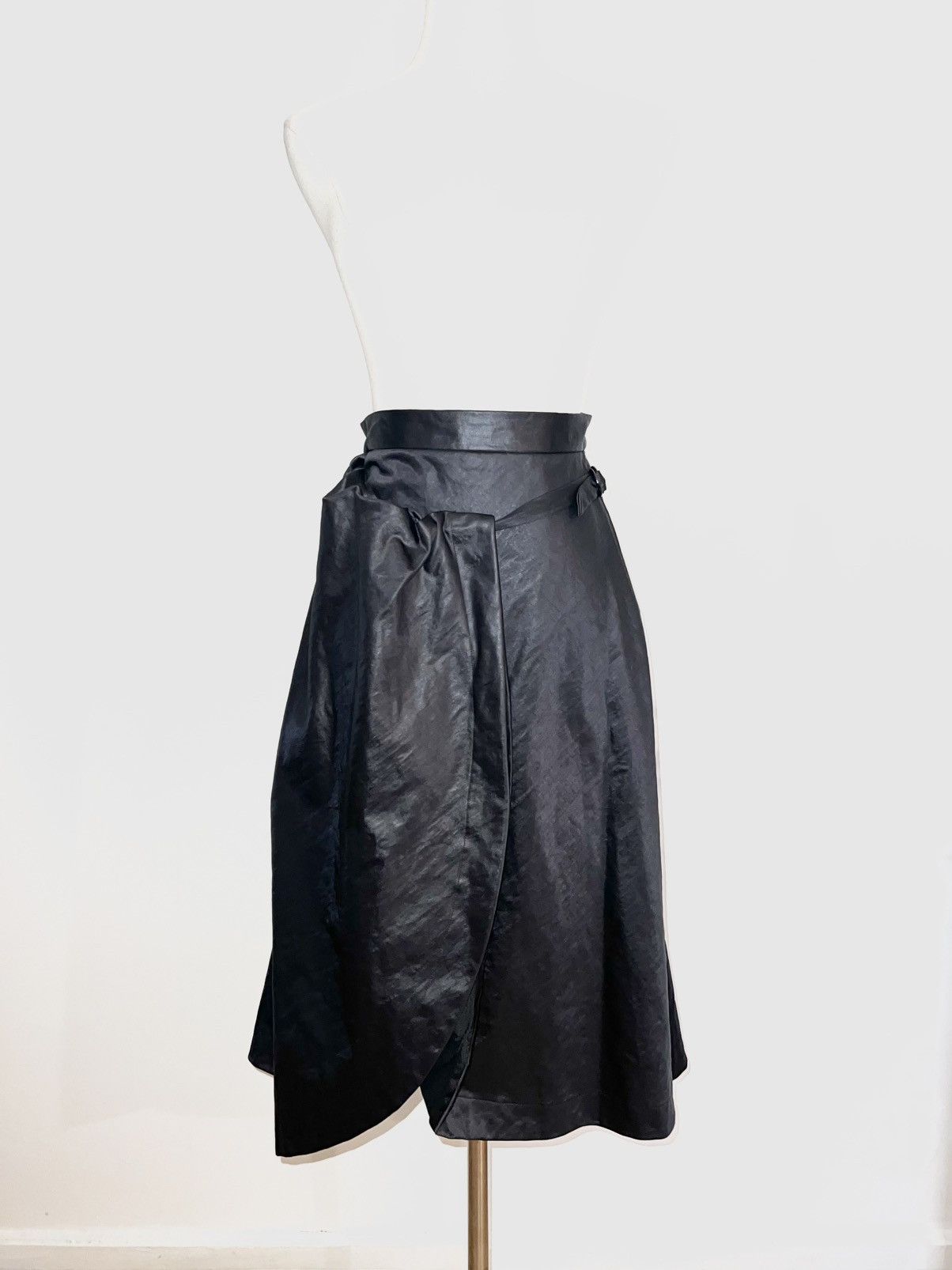 ANREALAGE Anrealage asymmetric wrap skirt in nylon with belt detail. Size 27" / US 4 / IT 40 - 1 Thumbnail