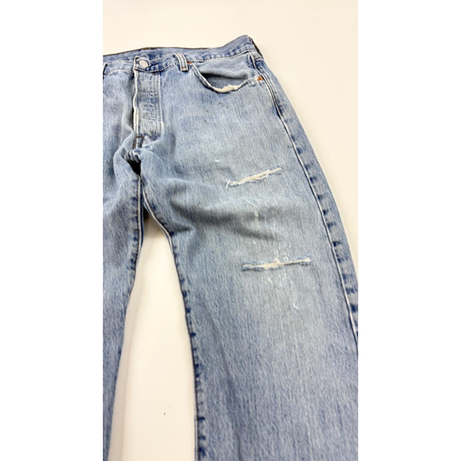 Levi's VINTAGE Levi's 501 Jeans Mens 34x30 Light Wash Blue Button Fly Straight Leg Distressed Size US 34 / EU 50 - 2 Thumbnail