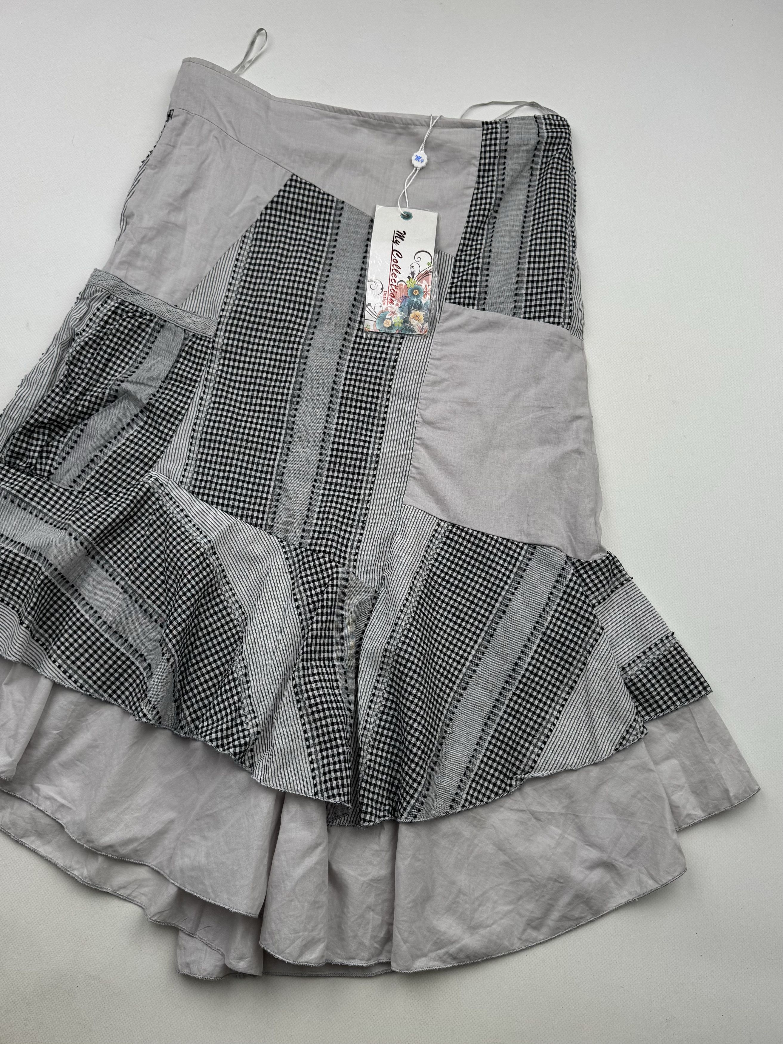 Vintage 90's Beautiful Asymmetry Flared Skirt B2(V91)E2 Size 29" - 3 Thumbnail