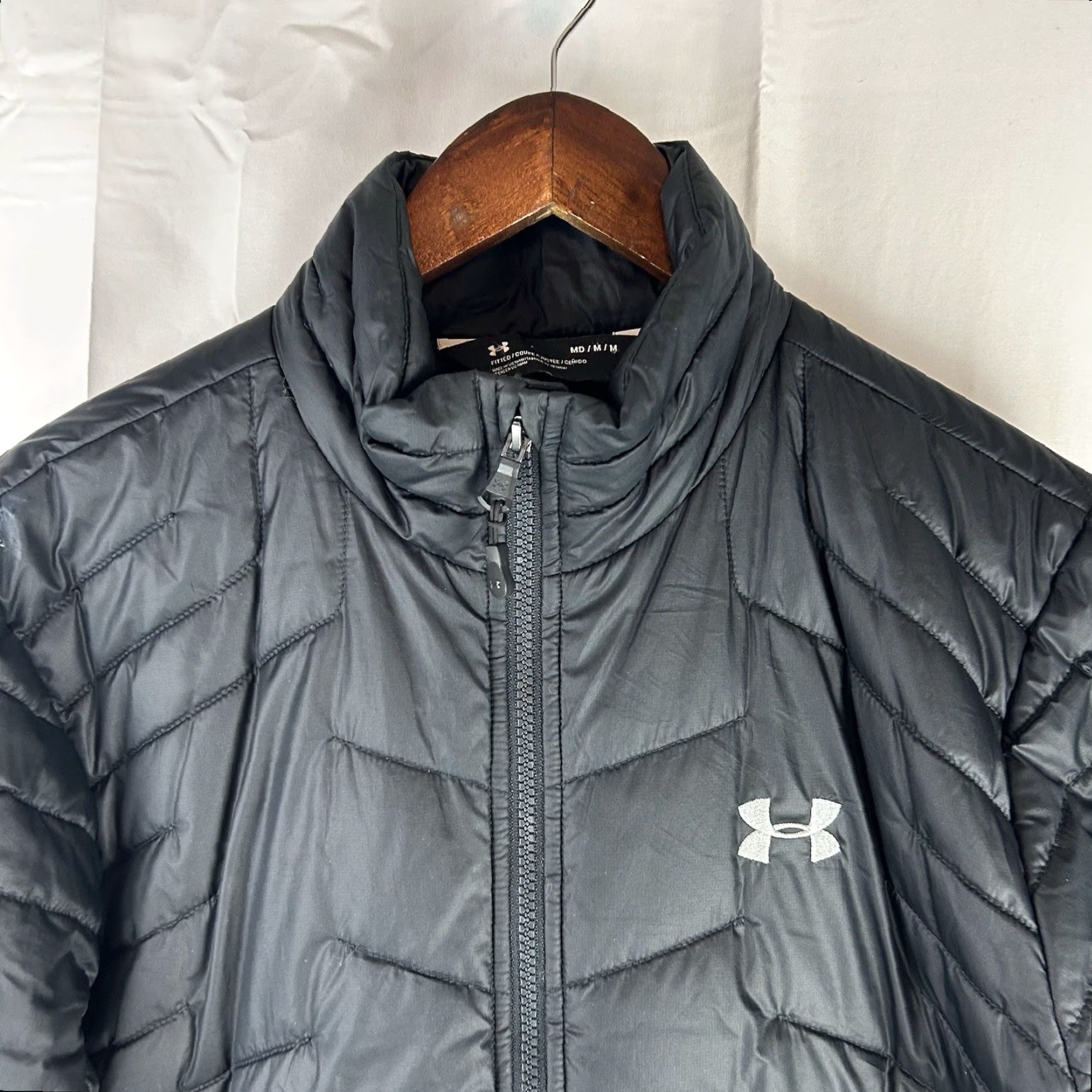Under Armour VINTAGE Under Armour Puffer Jacket Black Medium Size US M / EU 48-50 / 2 - 2 Thumbnail