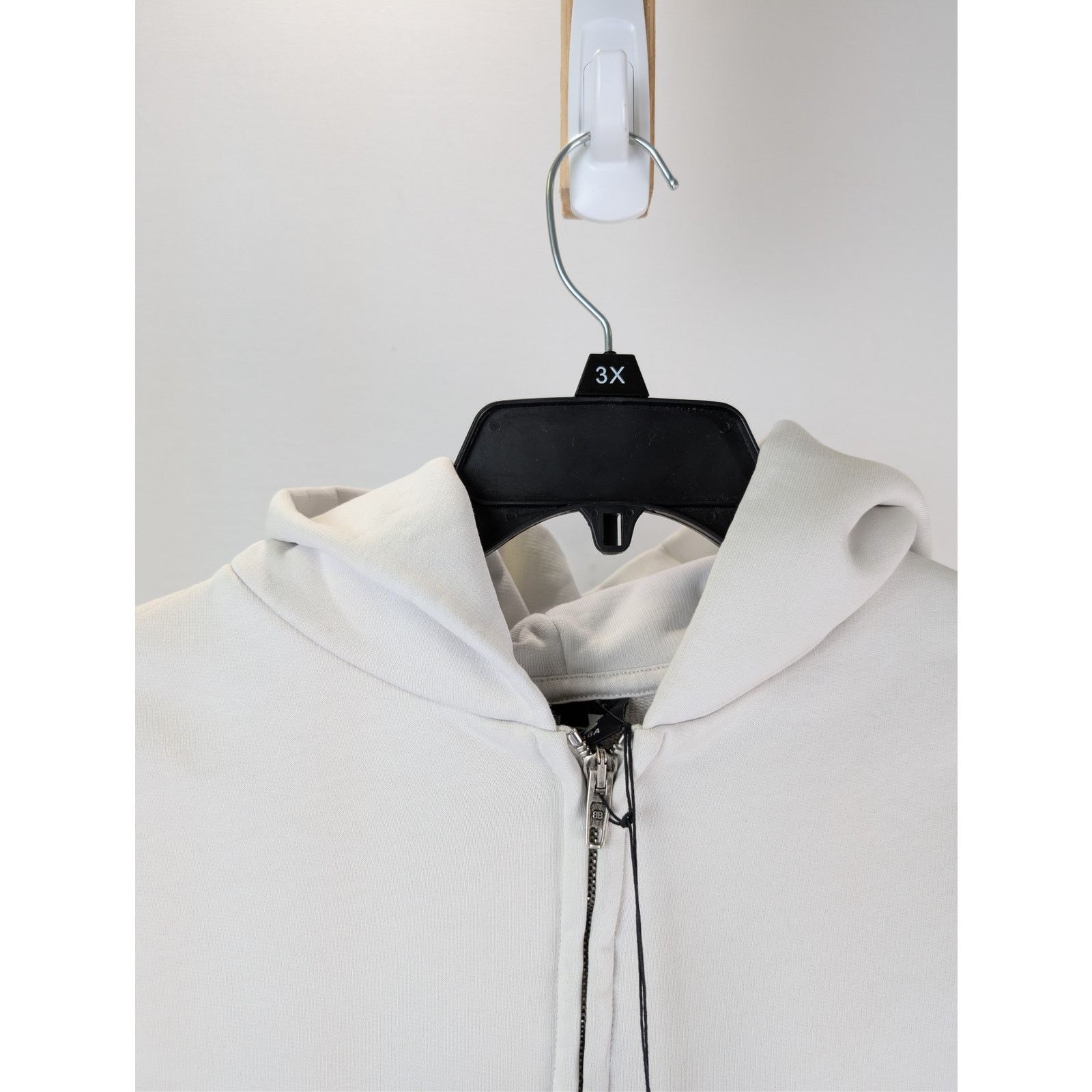 Balenciaga × Under Armour o1rshd1 UA Regular Zip-up Hoodie in Dirty White/Black Size US M / EU 48-50 / 2 - 6 Thumbnail