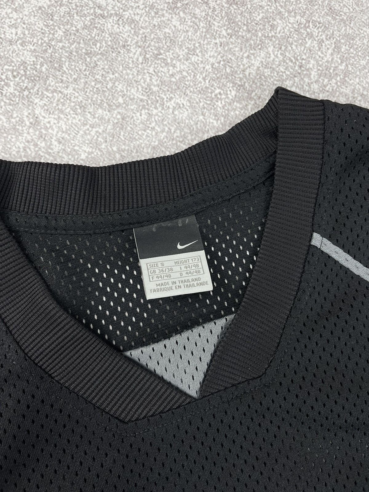 Nike × Vintage Vintage Nike Air Royalty Basketball Jersey Shirt Size S Size US S / EU 44-46 / 1 - 6 Thumbnail