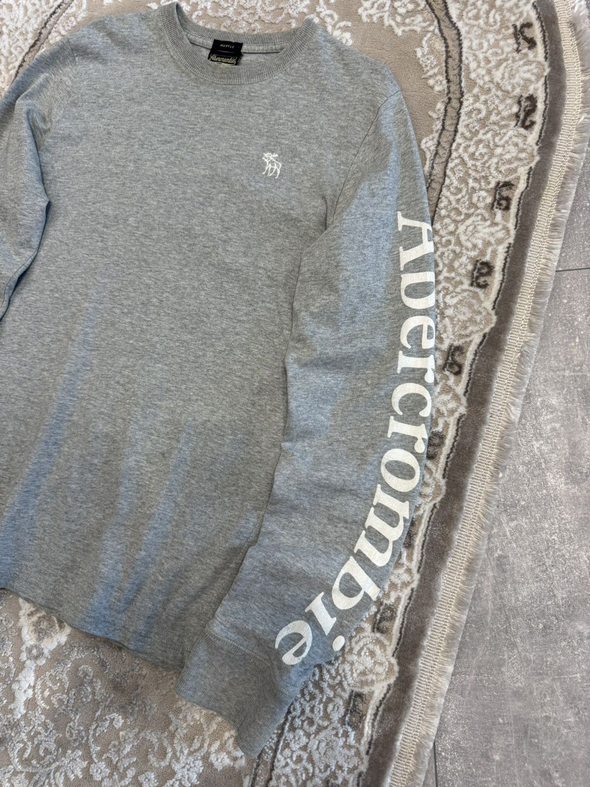 Abercrombie & Fitch Vintage 2000s Abercrombie & Fitch Long Sleeve Sweatshirt Size US M / EU 48-50 / 2 - 2 Thumbnail
