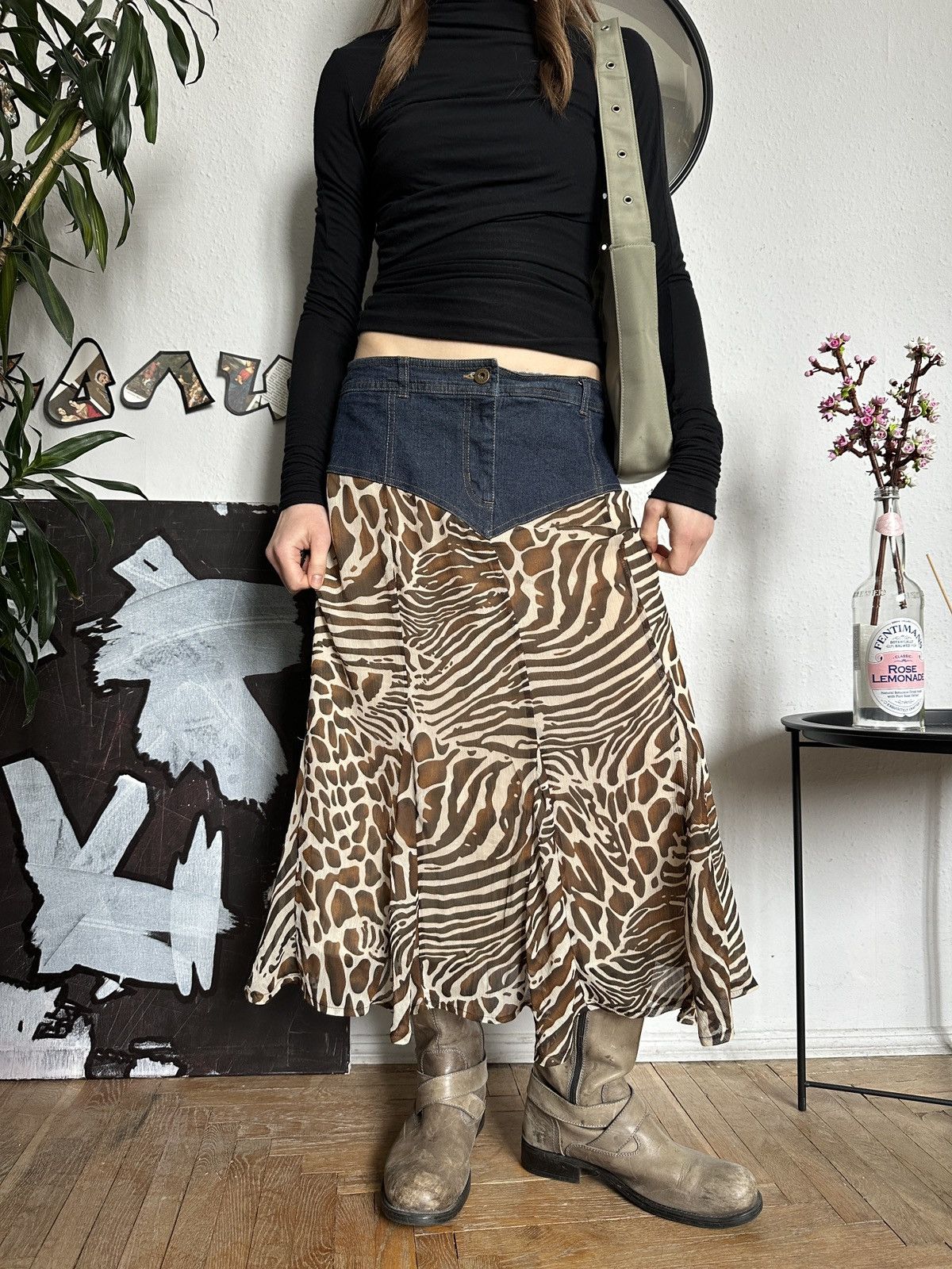 Vintage Giraffe Pattern & Denim Boho Mesh Mixed Fabric Midi Skirt Size 27" / US 4 / IT 40 - 1 Thumbnail
