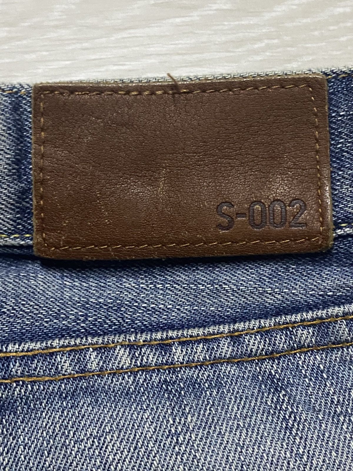 Japanese Brand Vintage Japanese Uniqlo Faded Wash Distressed Loose Jeans Size US 32 / EU 48 - 13 Thumbnail