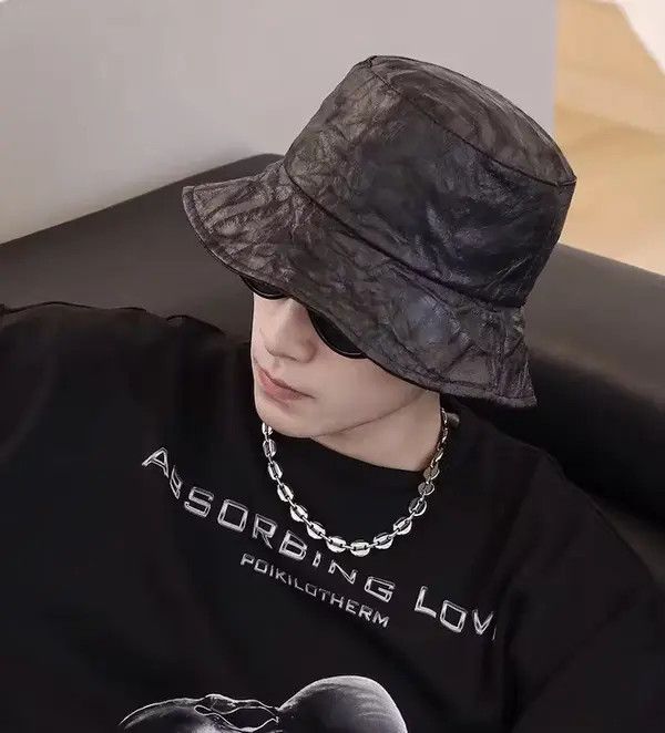 Japanese Brand Retro punk crinkle pu leather bucket hat Size ONE SIZE - 2 Thumbnail