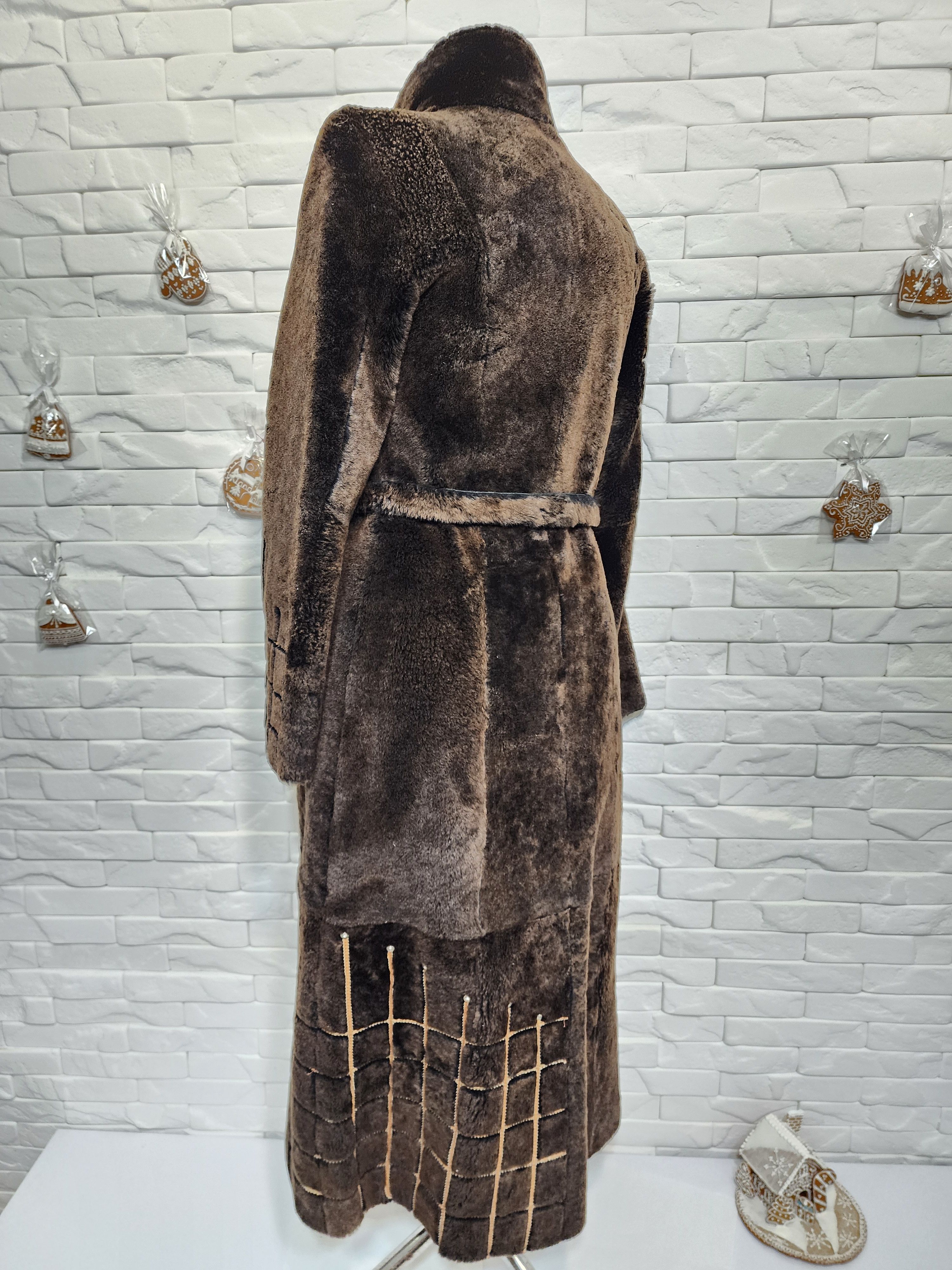 Furla Brown Sheepskin Coat: Genuine Fur, Metal Zipper. Size M / US 6-8 / IT 42-44 - 6 Thumbnail