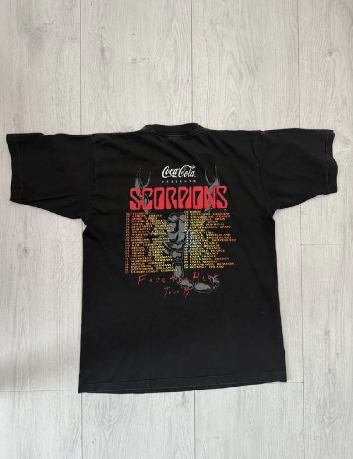 Band Tees Vintage Scorpions "Face The Heat" Tour 1993 Tee Hard Rock Size US XL / EU 56 / 4 - 2 Thumbnail