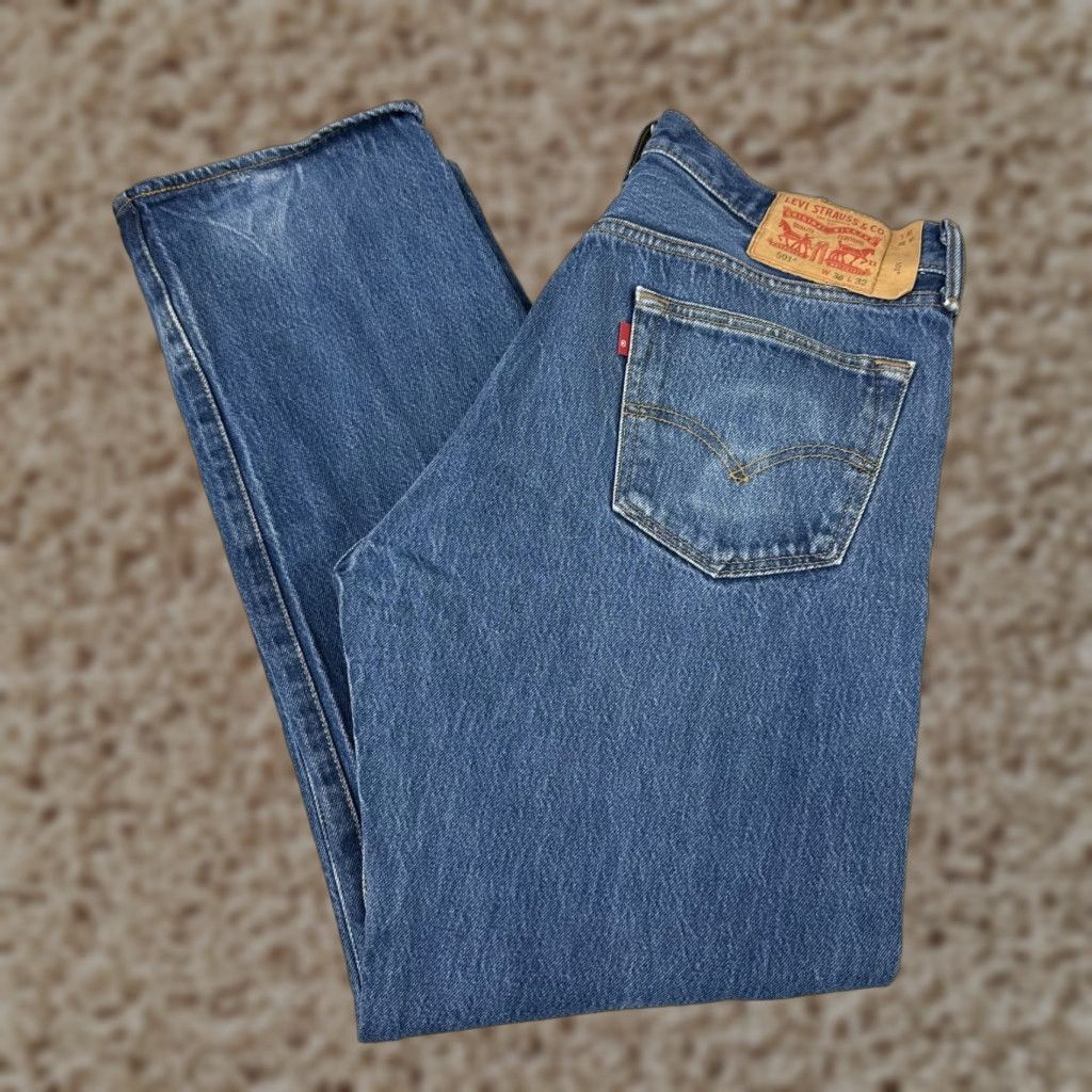Levi's Levi's 501 Denim Jeans Men 36x32 Blue Straight Fit Button Fly Vintage Notched Waist Size US 36 / EU 52 - 1 Thumbnail