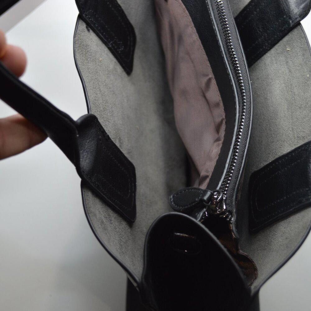 Designer Elegant Black Leather Handbag with Brown Satin Interior Size ONE SIZE - 3 Thumbnail