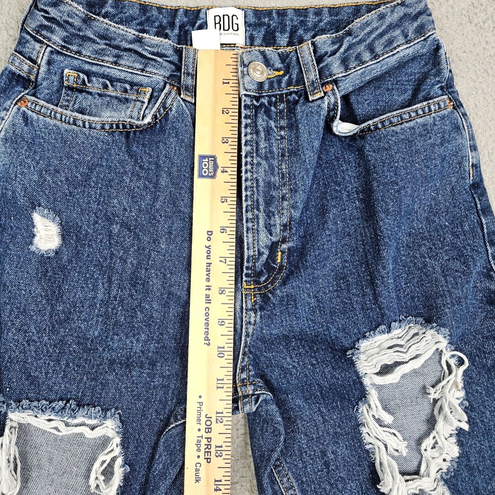 Urban Outfitters BDG URBAN OUTFITTERS Mom High-Rise Distressed Med-Wash Denim Jeans 27 Blue Womens Size 27" / US 4 / IT 40 - 4 Thumbnail