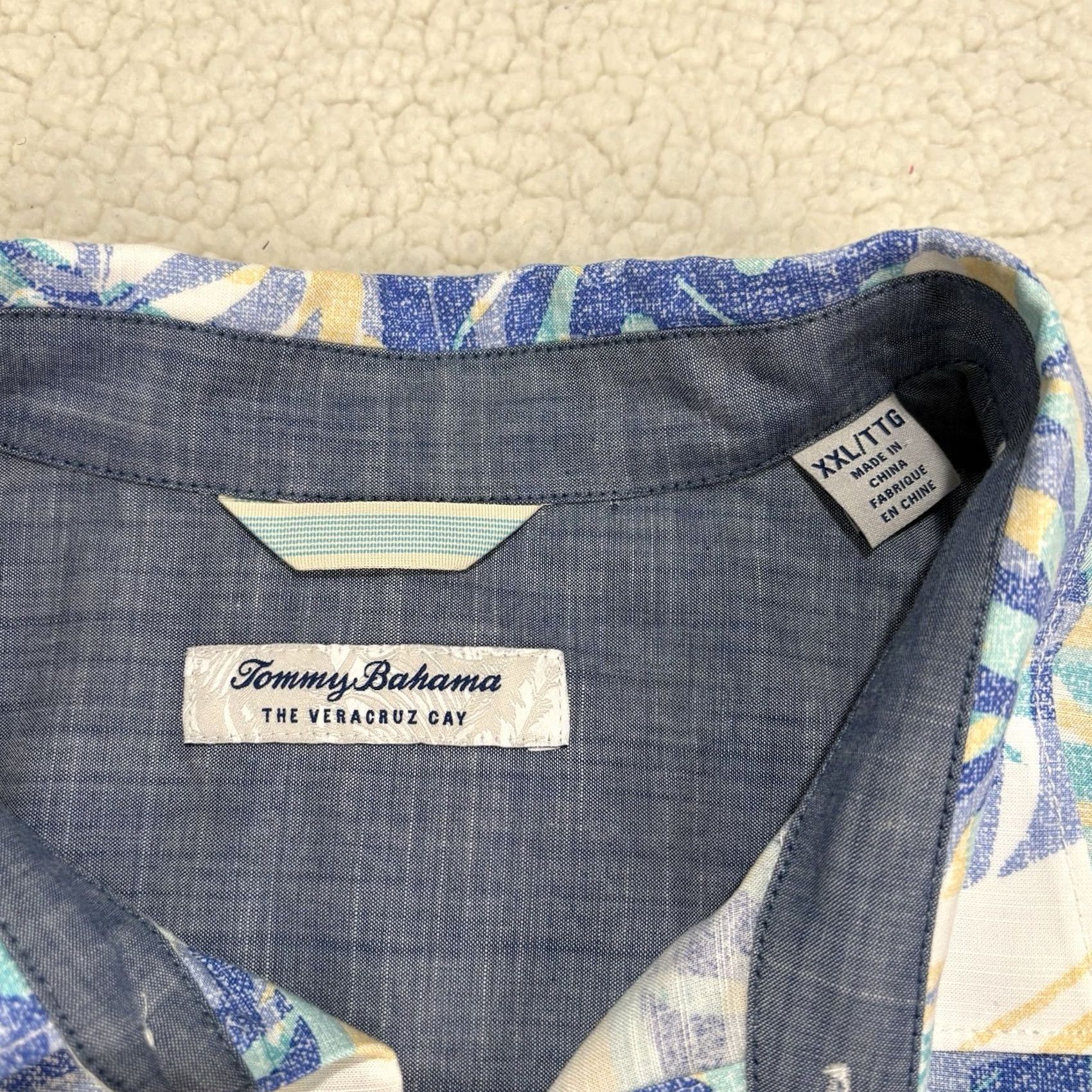 Tommy Bahama VINTAGE Tommy Bahama Veracruz Cay Shirt Mens 2XL Blue Floral All Over Viscose Button-Up Short Sleeve Collared Spread Neckline Crew Regular Fit Size US XXL / EU 58 / 5 - 3 Thumbnail